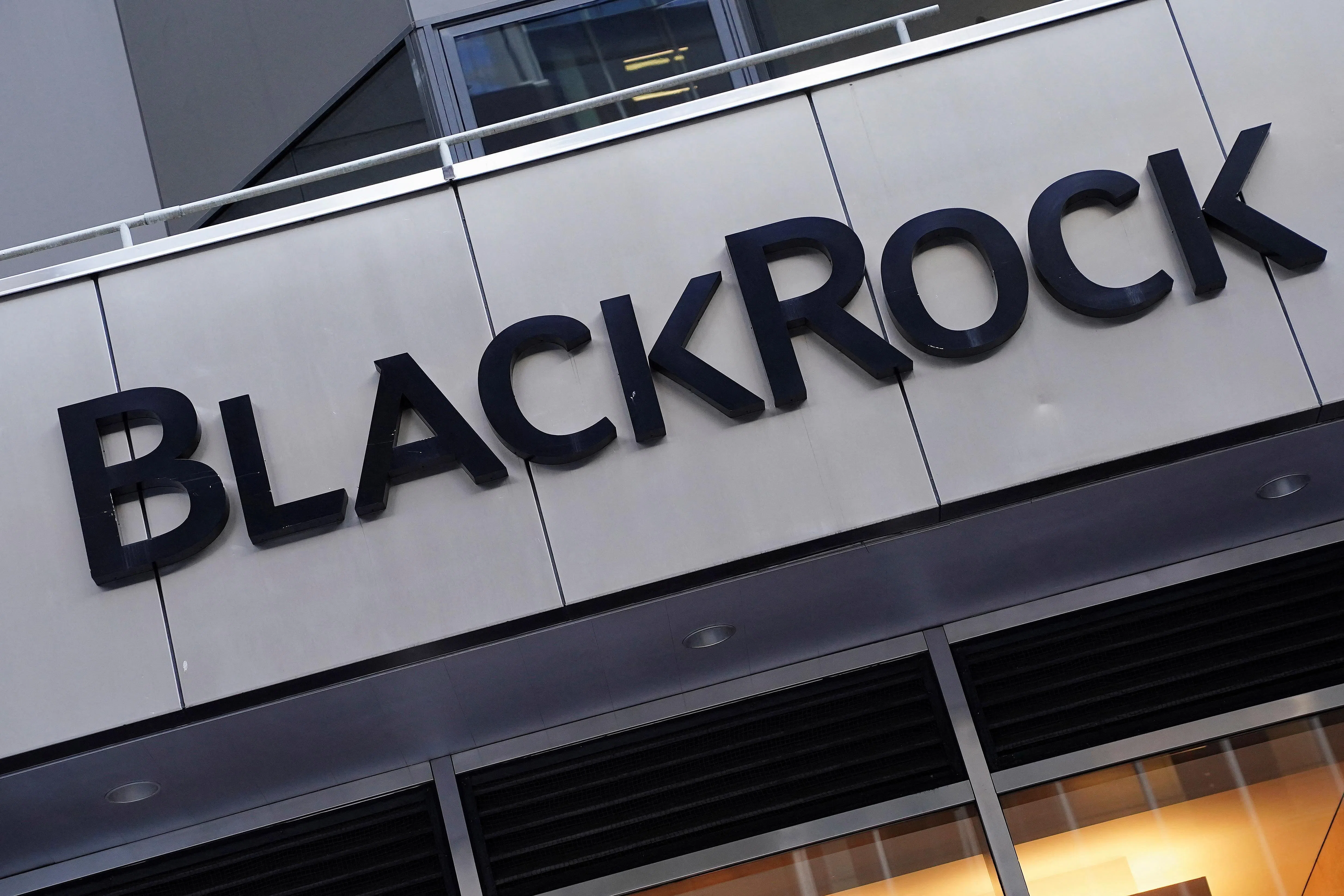 4936x3291 BlackRock's US$26 billion private credit fund limits withdrawals Business Times
