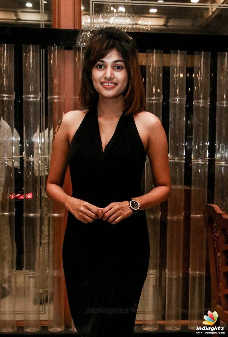 800x1183 Oviya Photo Actress photo, image, gallery, stills