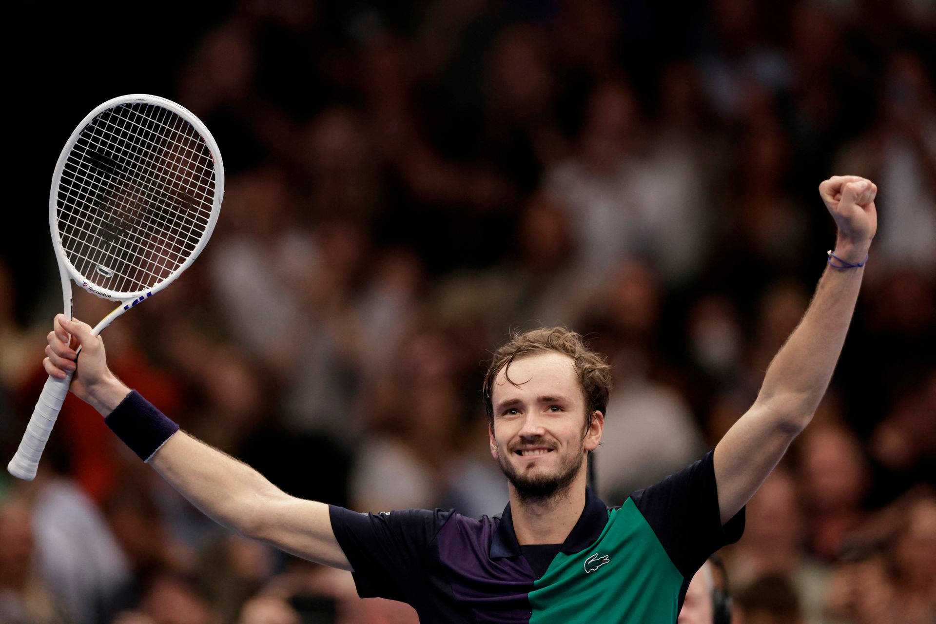 1920x1280 Download Triumph Moment Medvedev Raising His Hands in a Match Wallpaper