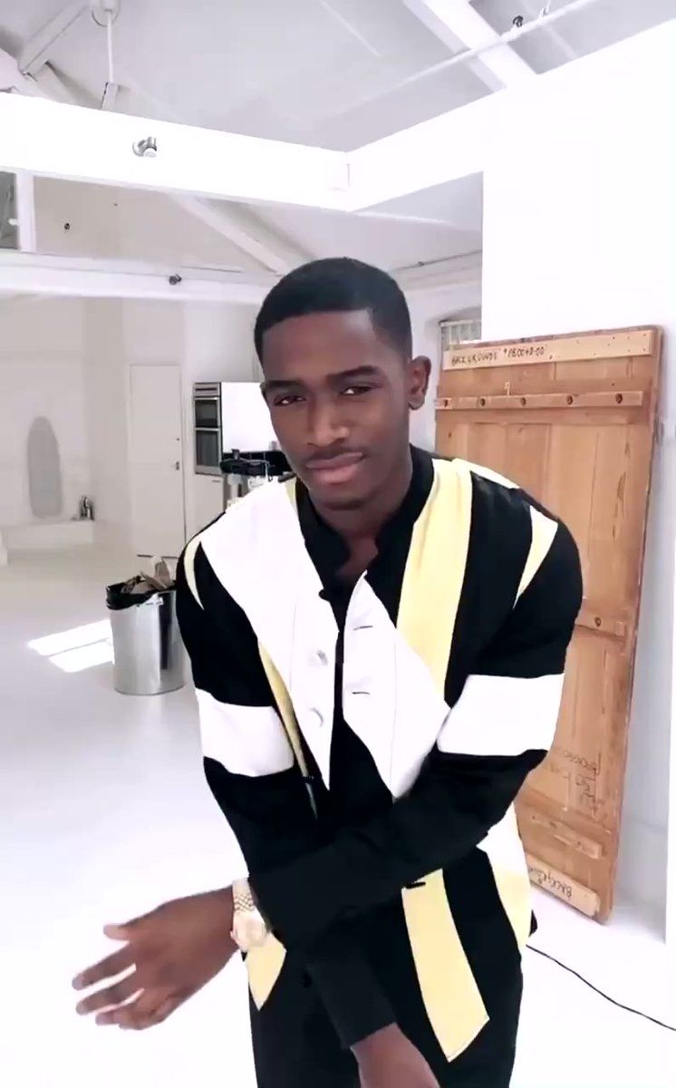 746x1200 Damson Idris Wallpaper