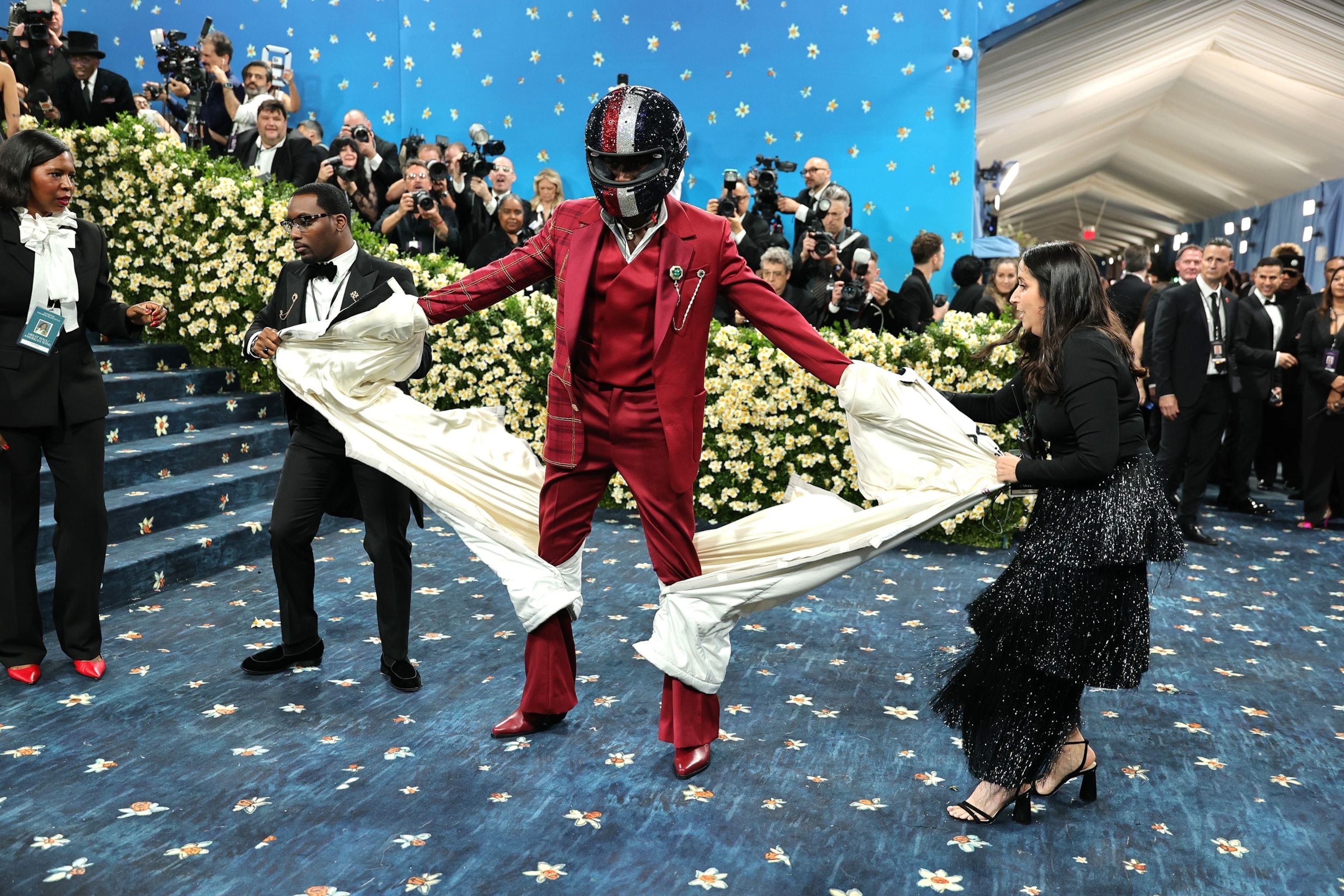 3072x2048 Damson Idris makes grand entrance at the 2025 Met Gala