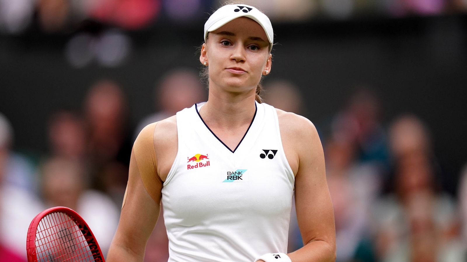 1600x900 Wimbledon: Elena Rybakina overcomes slow start to begin title defence with win over Shelby Rogers