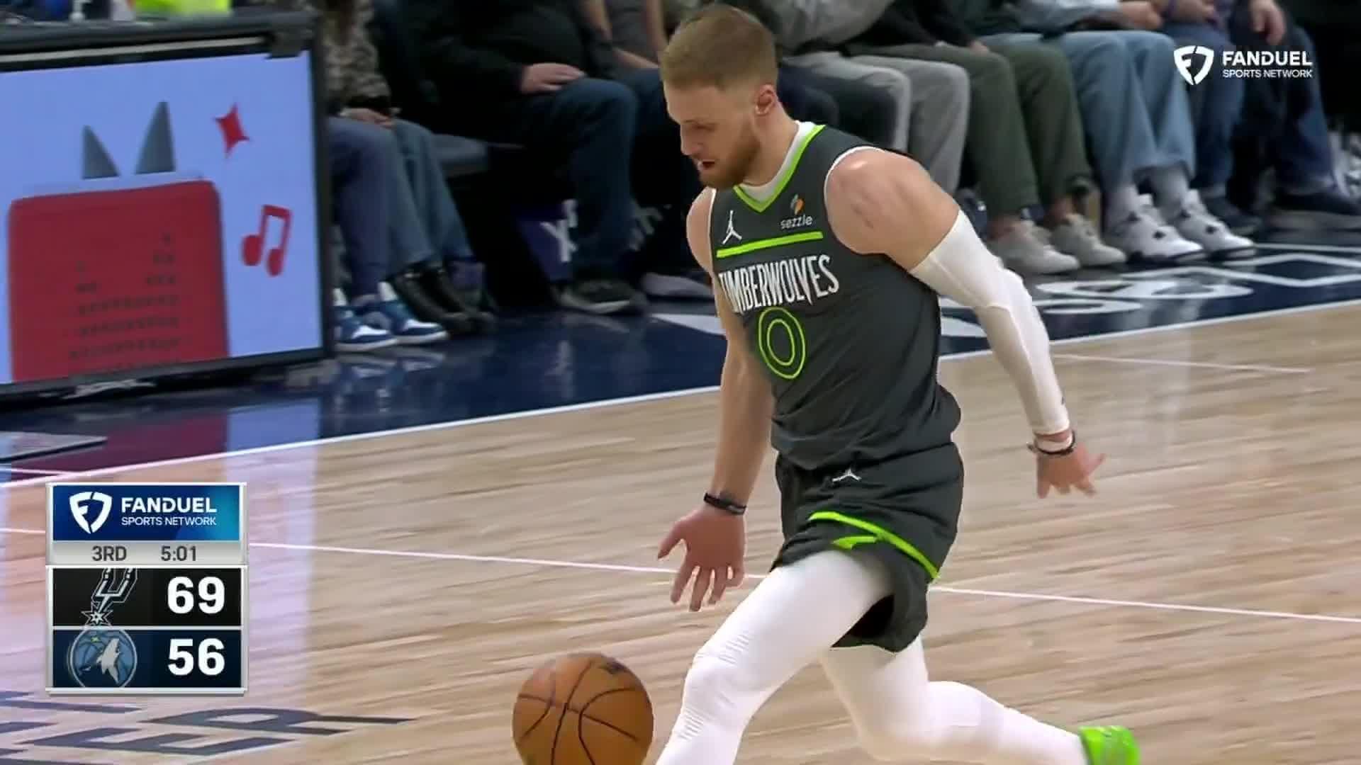 1920x1080 Donte DiVincenzo throws down big dunk vs. San Antonio Spurs