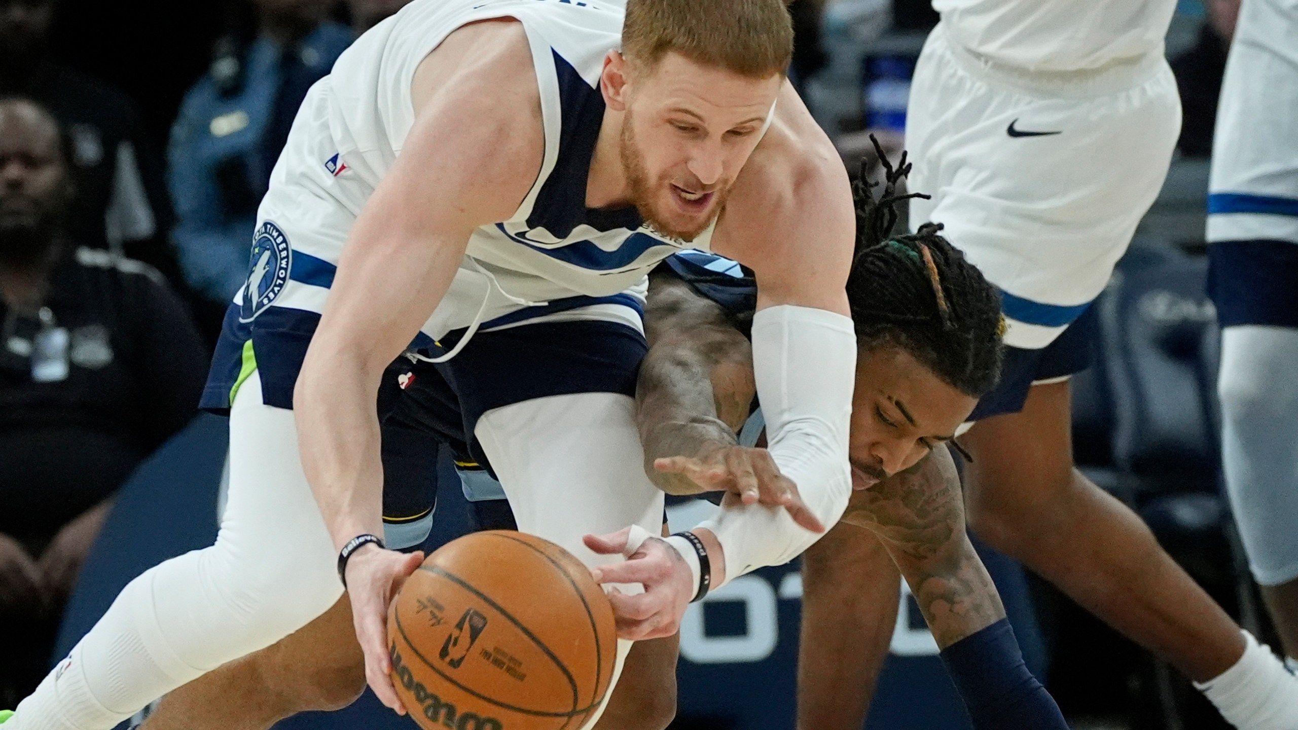 2560x1440 Timberwolves' Donte DiVincenzo out indefinitely with toe injury