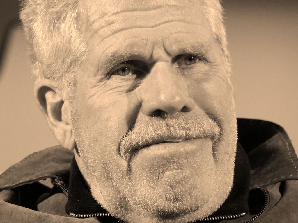 1024x768 Is Ron Perlman's net worth really $18.5 million dollars?