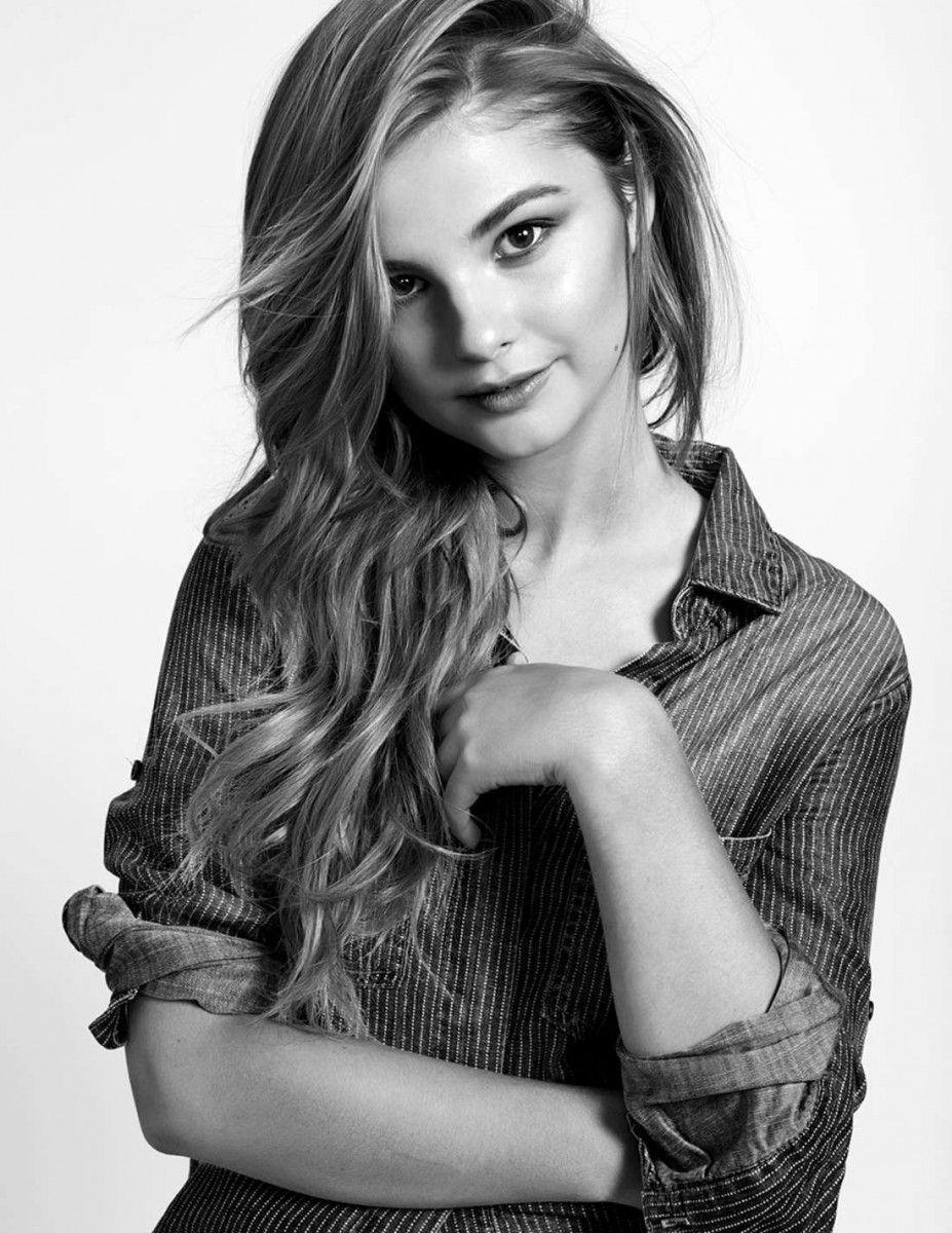 927x1200 Stefanie Scott wallpaper