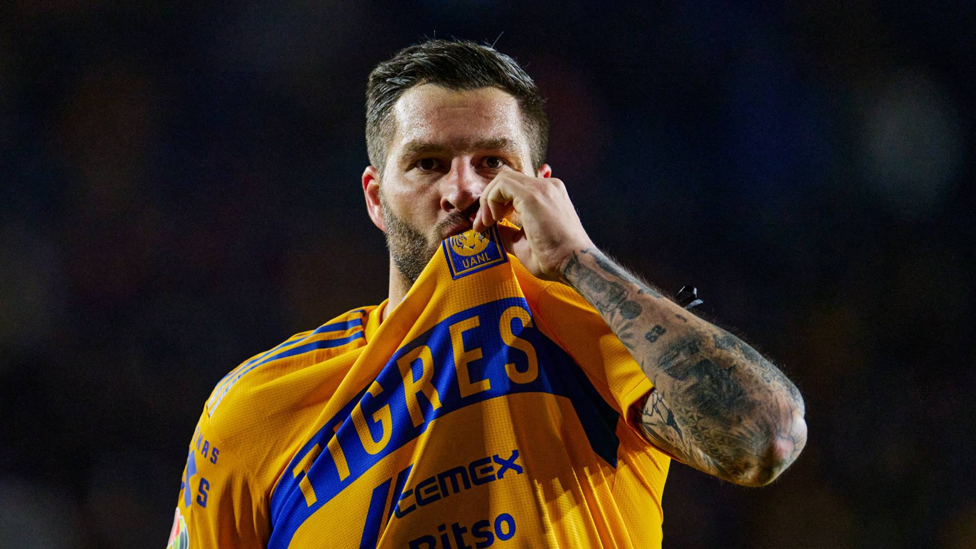 1920x1080 Bruno Marioni muestra debilidad por André Pierre Gignac