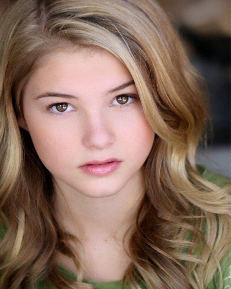 800x1000 Stefanie Scott Profile