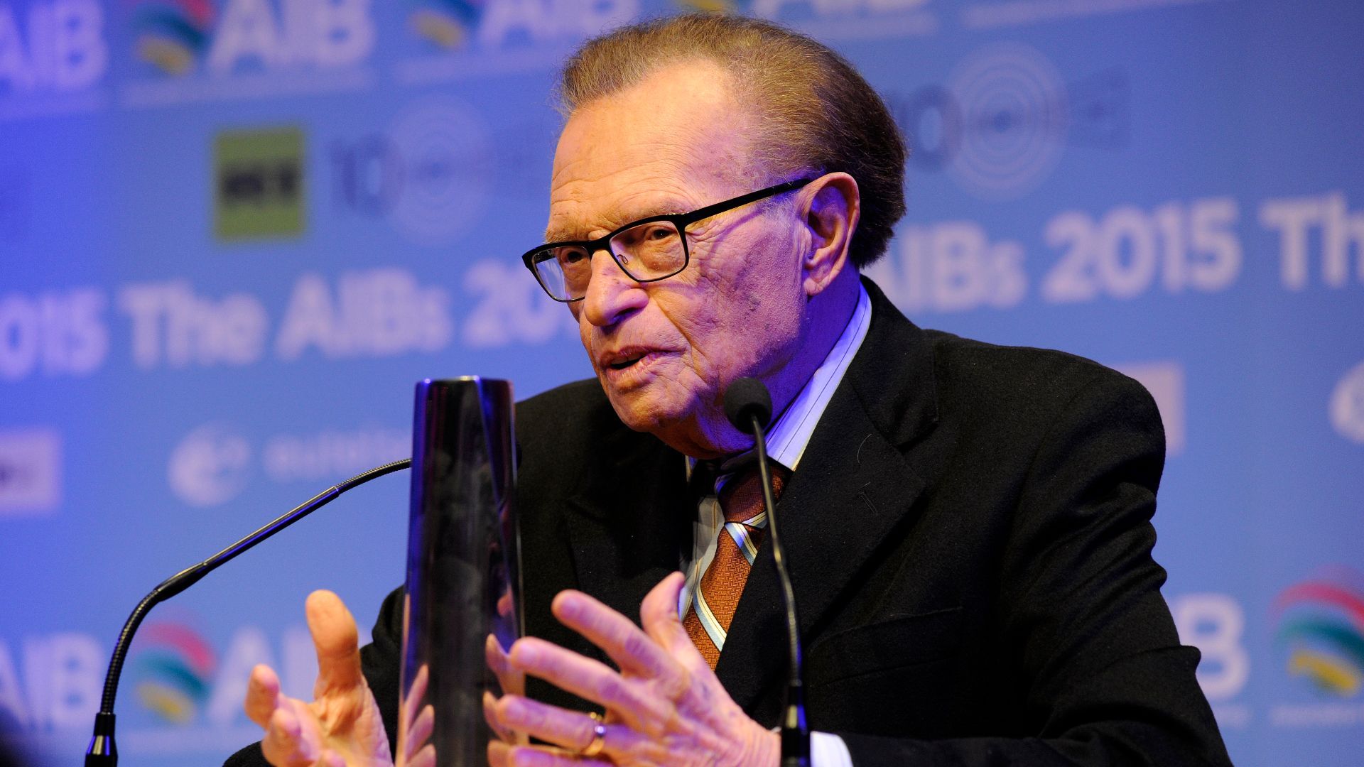1920x1080 Larry King conducted over 000 interviews, including every U.S. president since Nixon. He passed in but his broadcast legacy lives on