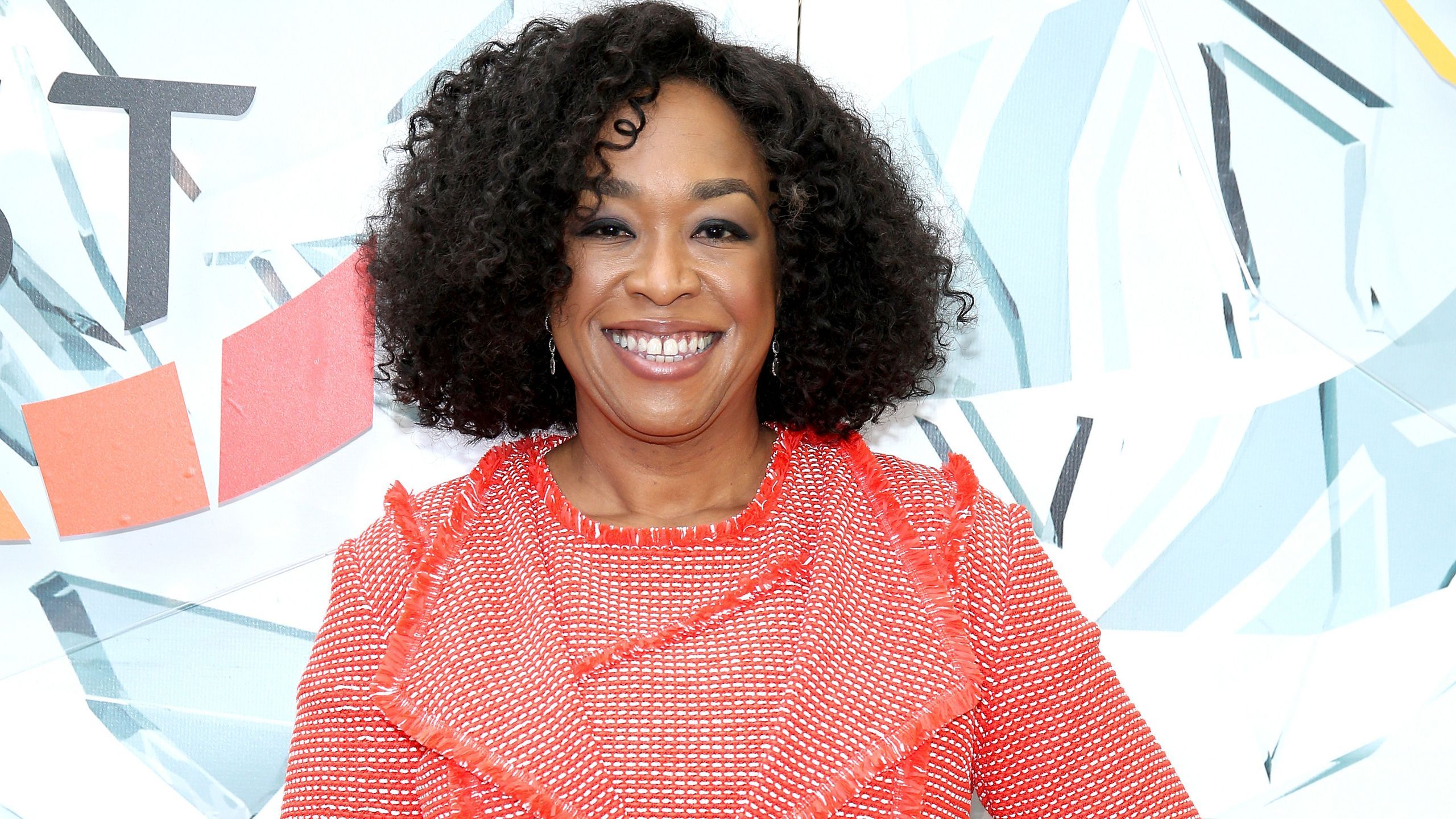 2560x1440 Shonda Rhimes Launched a Shondaland Website So Every Day Can Be TGIT