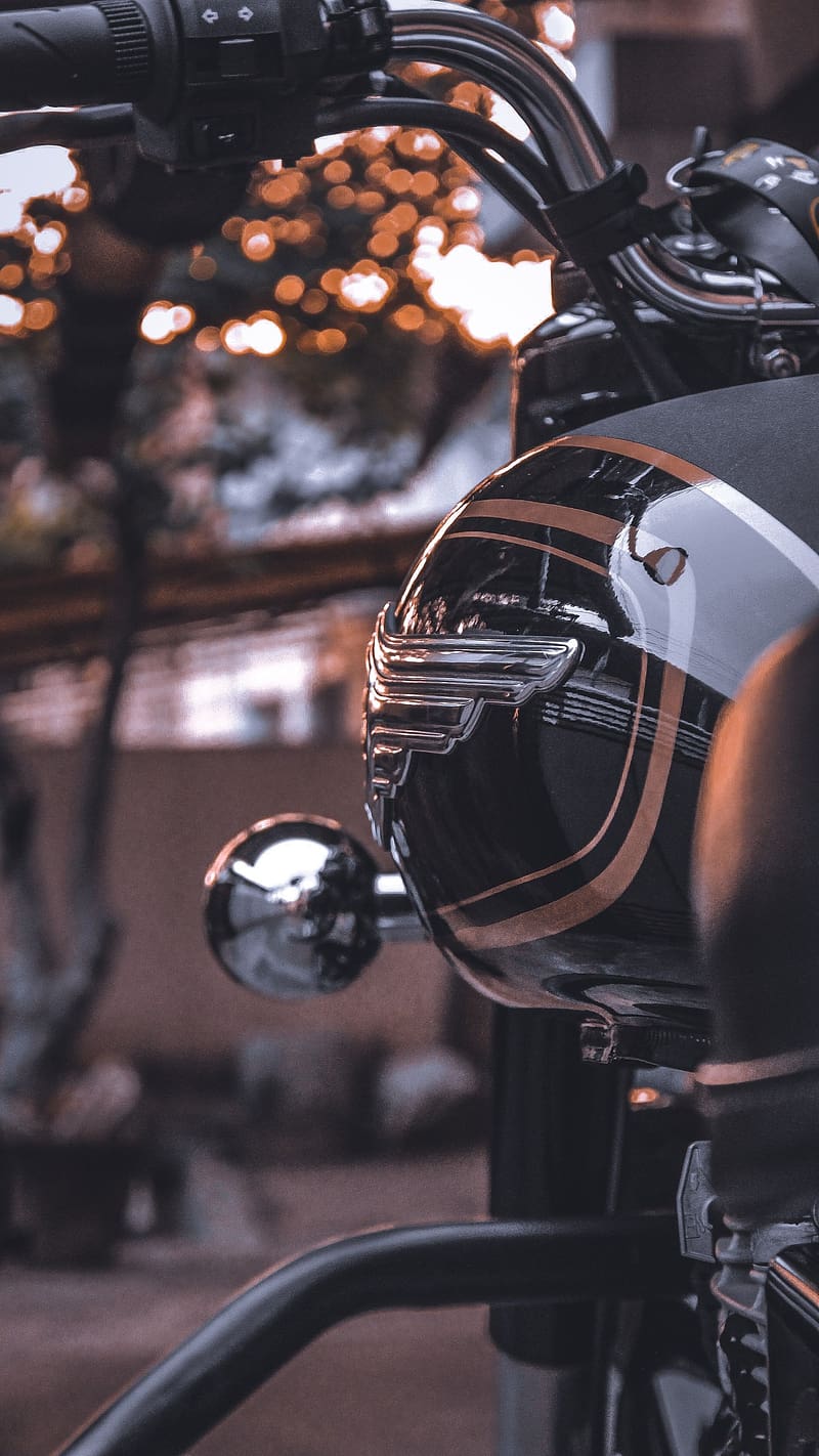 800x1422 HD petrol tank closeup wallpaper