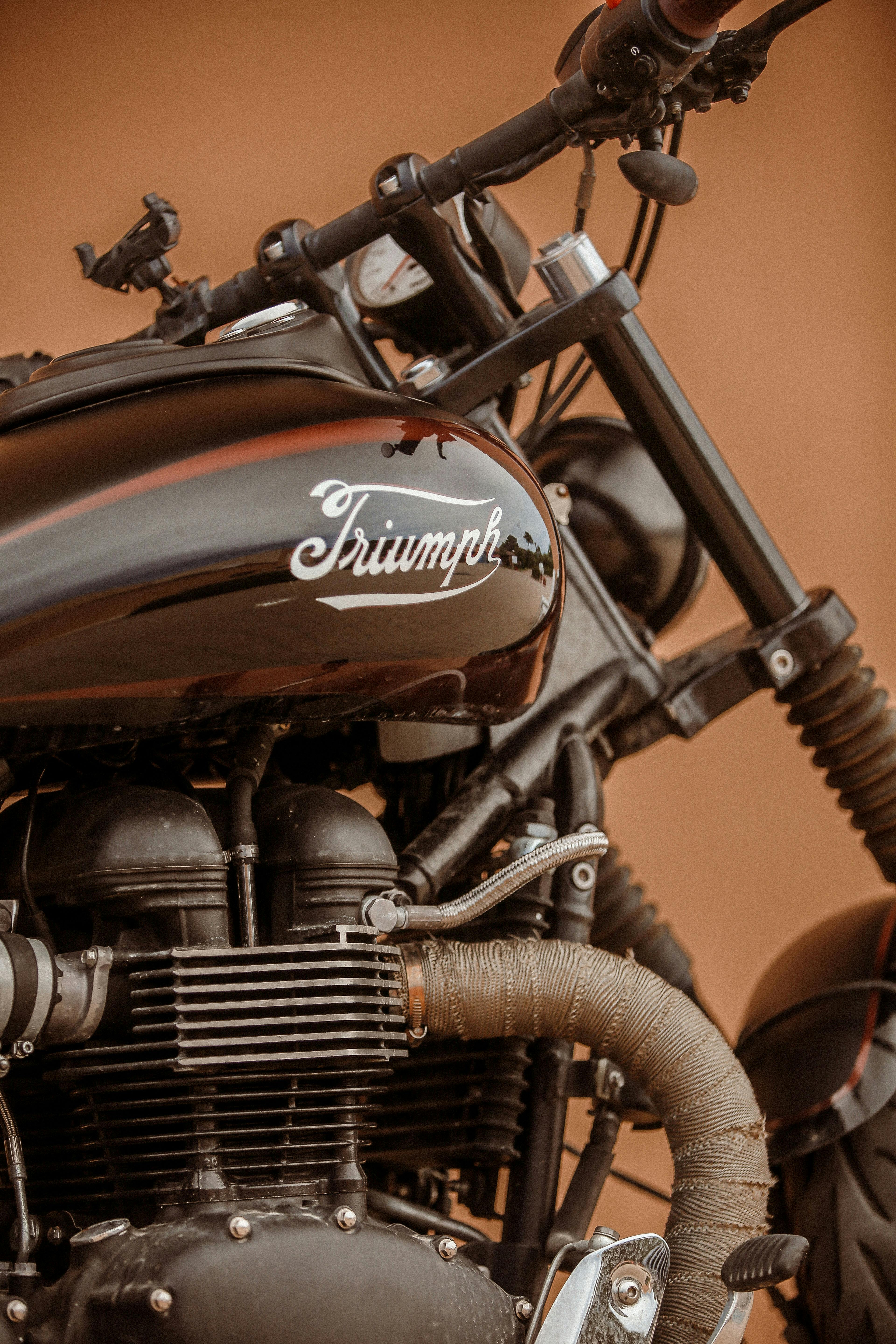 3840x5760 Green Motorcycle Gas Tank · Free