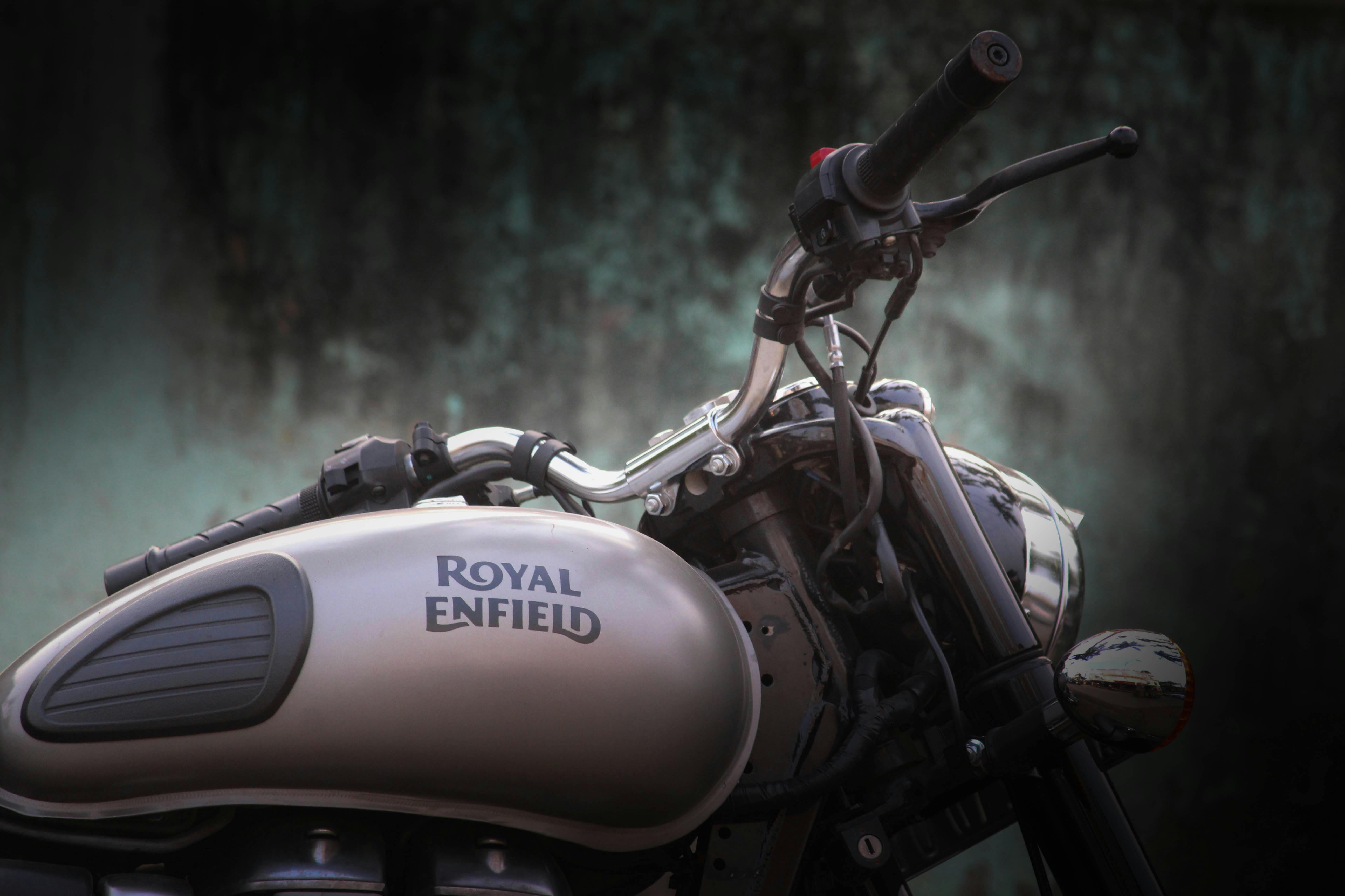 5184x3456 Close Up Photo of a Royal Enfield Motorbike · Free