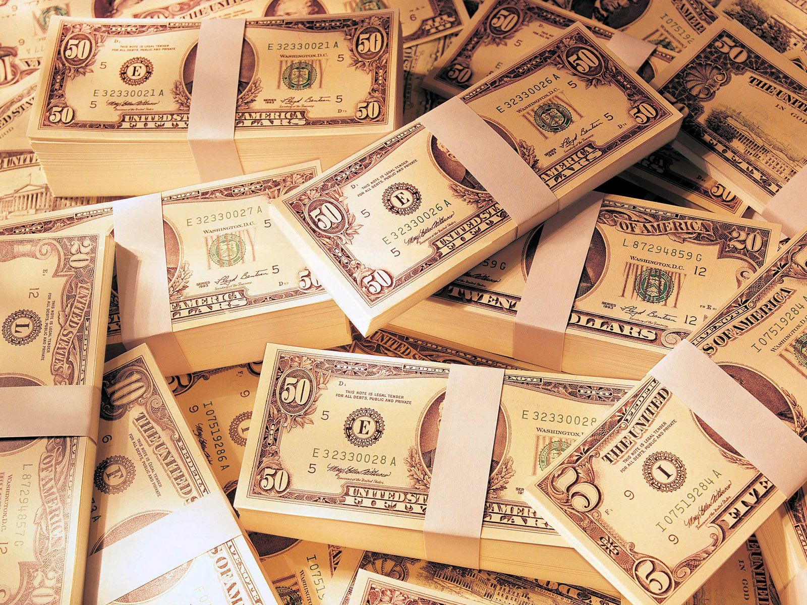 1600x1200 High Definition Wallpaper of Dollar Bills