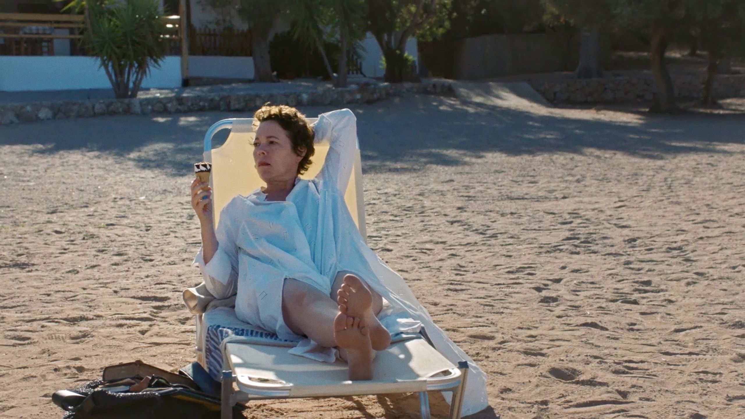 2560x1440 Where was 'The Lost Daughter' filmed?