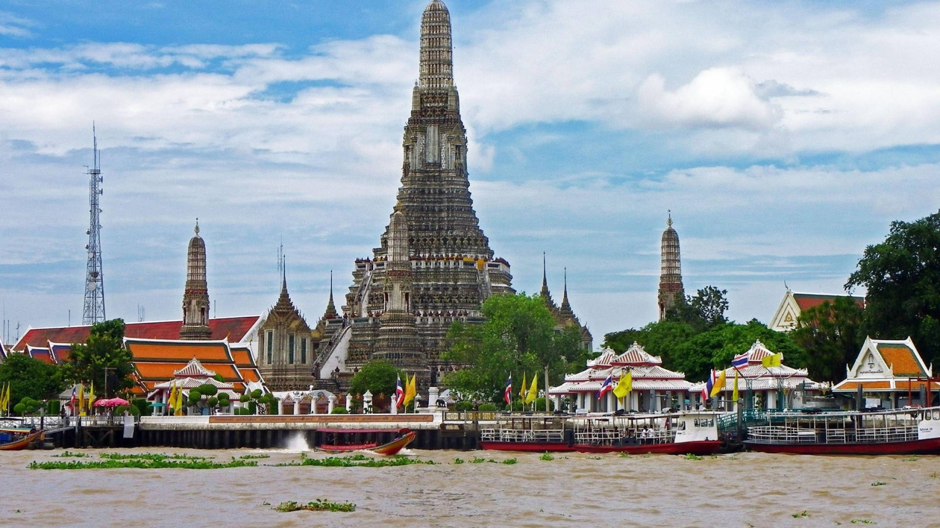 1920x1080 Download Bangkok's River Along Wat Arun Wallpaper