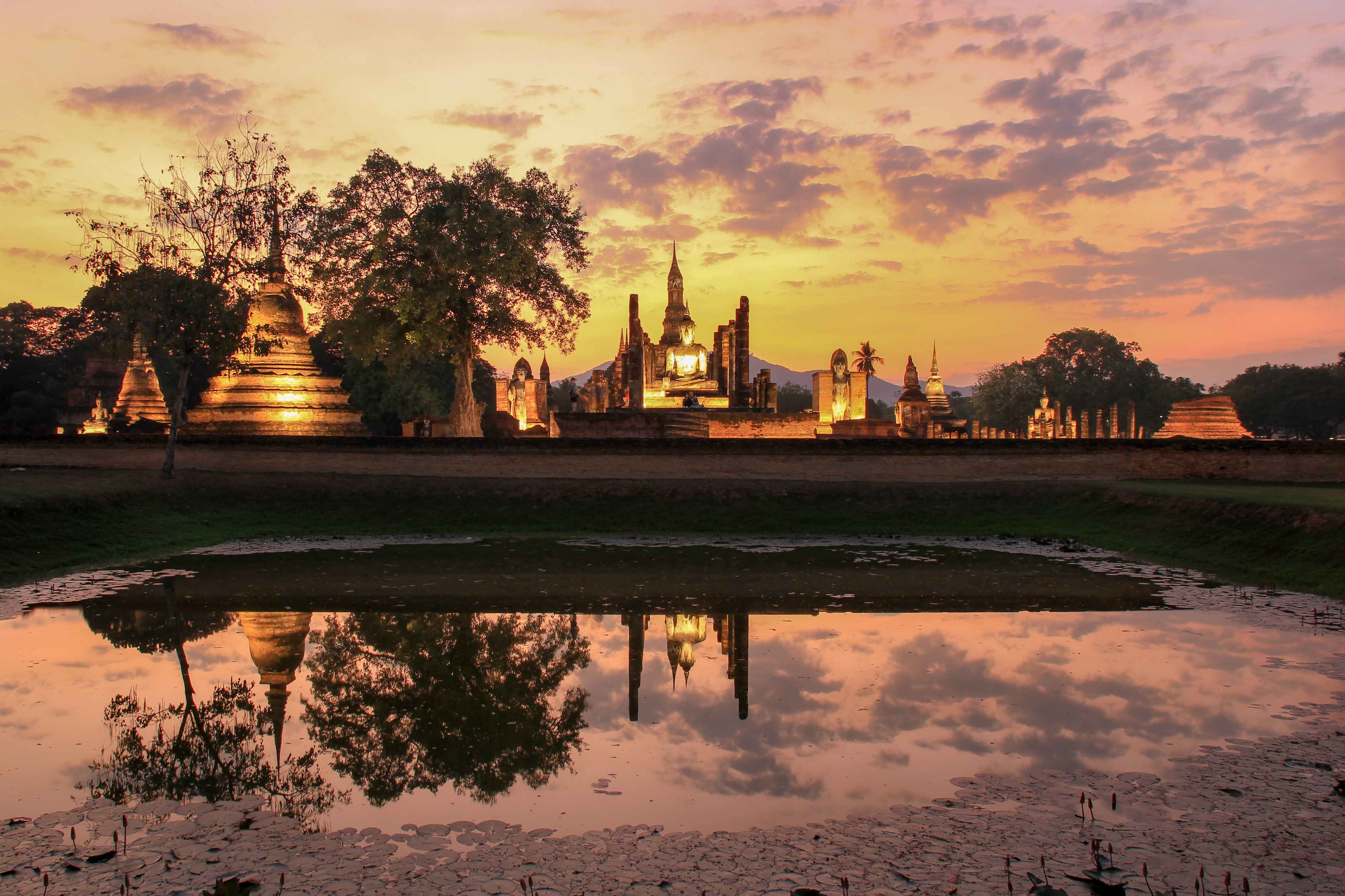 4727x3151 Sukhothai, Thailand: Travel Guide to Historical Park