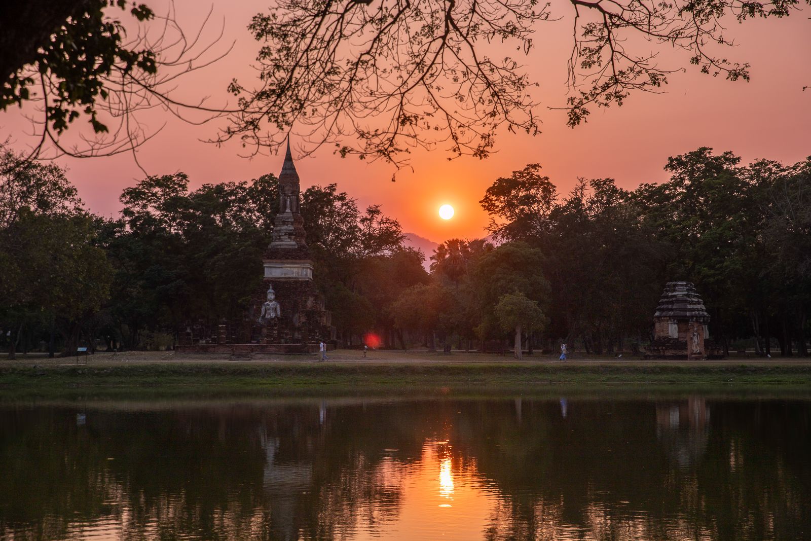 1600x1067 Thailand: Ancient City of Sukhothai On The Go