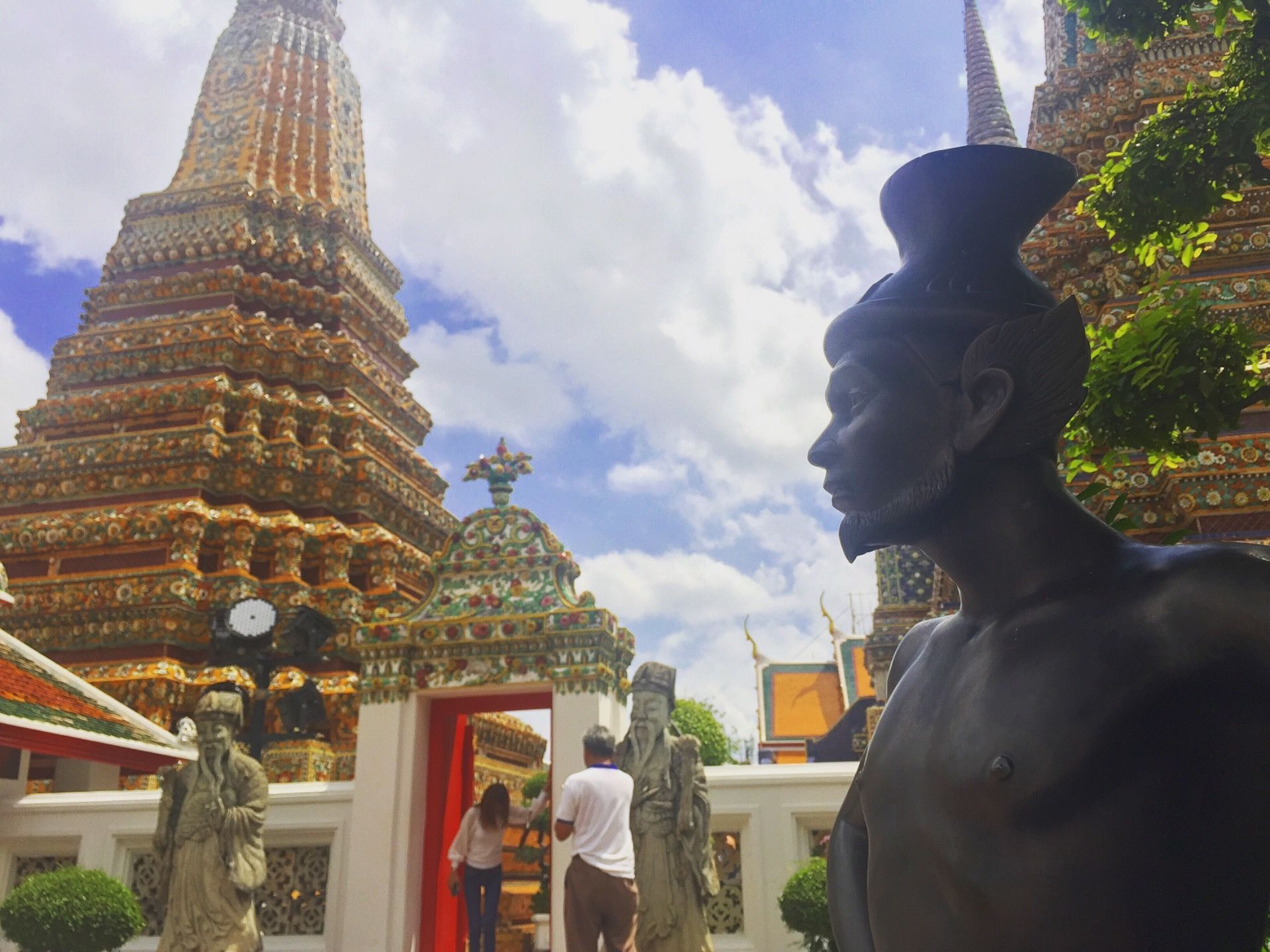 1920x1440 A spiritual experience worth every penny you pay Pho, Bangkok, Thailand