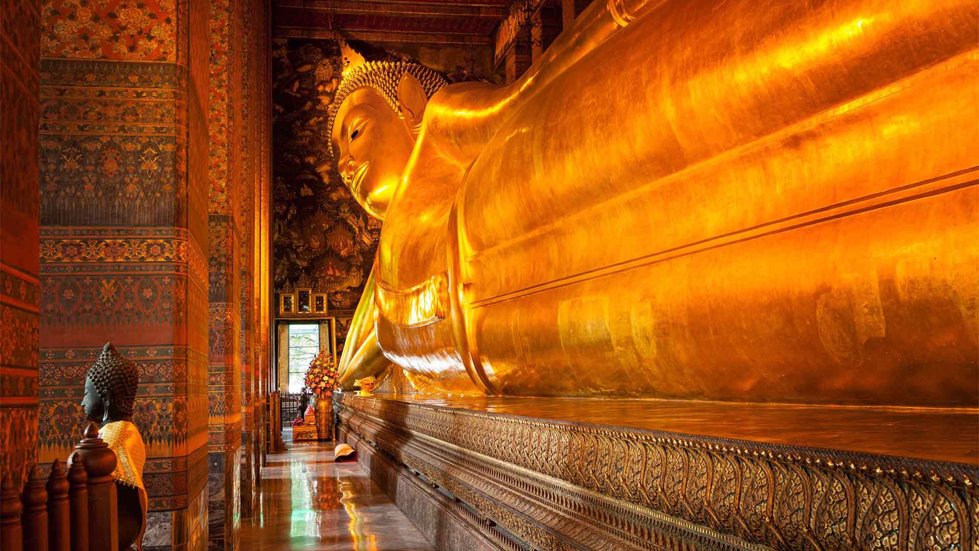 1920x1080 Wat Pho, Bangkok: Home of the Reclining Buddha
