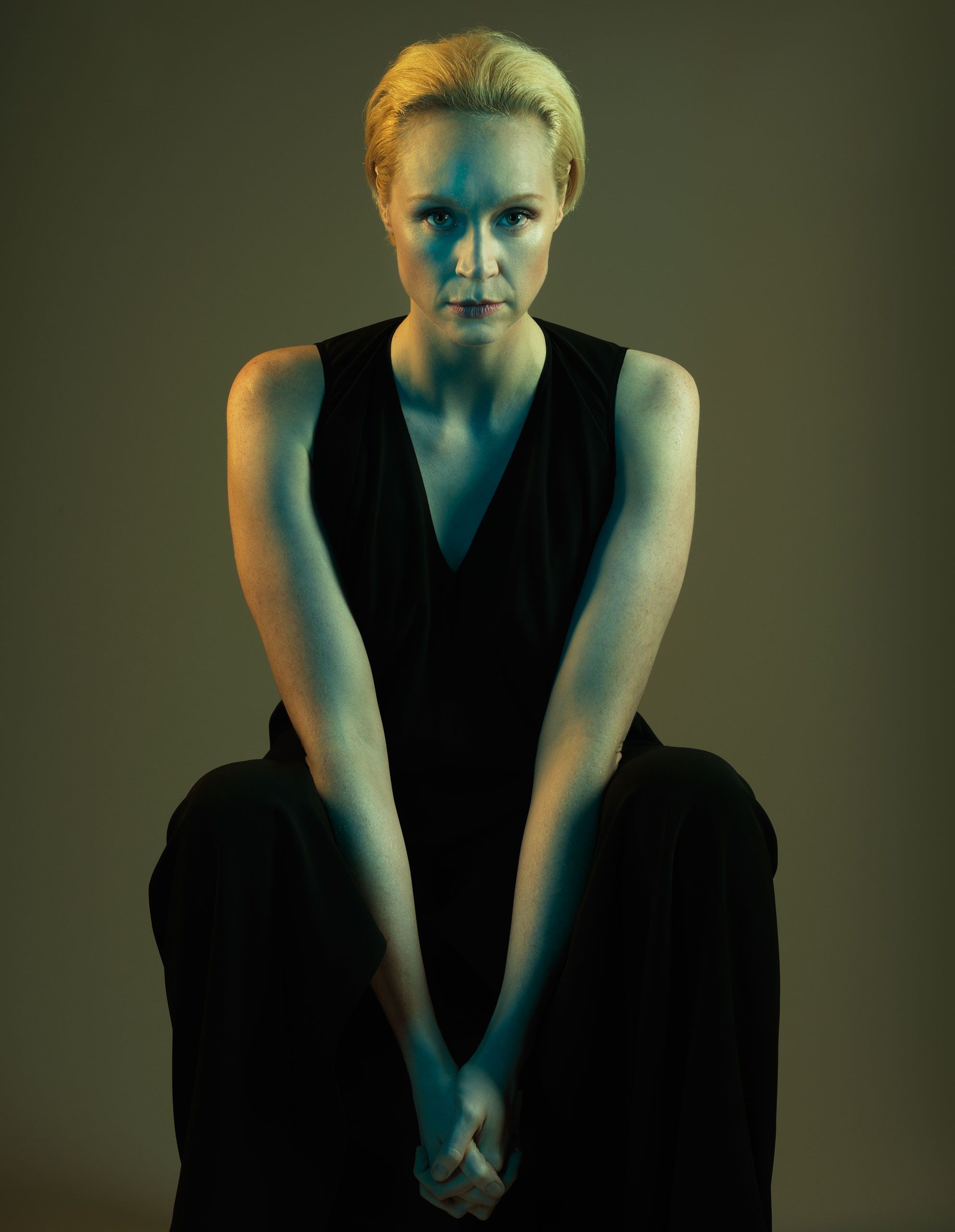 1985x2560 Gwendoline Christie Wallpaper