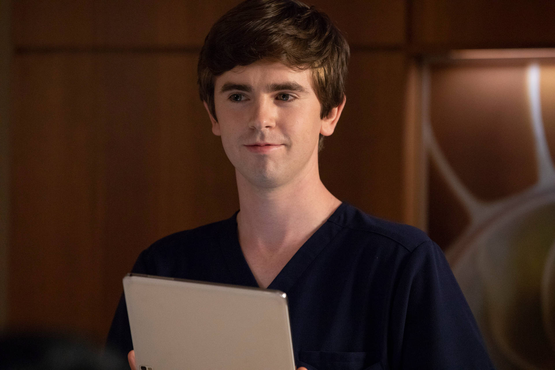 1920x1280 Download The Good Doctor Captivating Smile Wallpaper