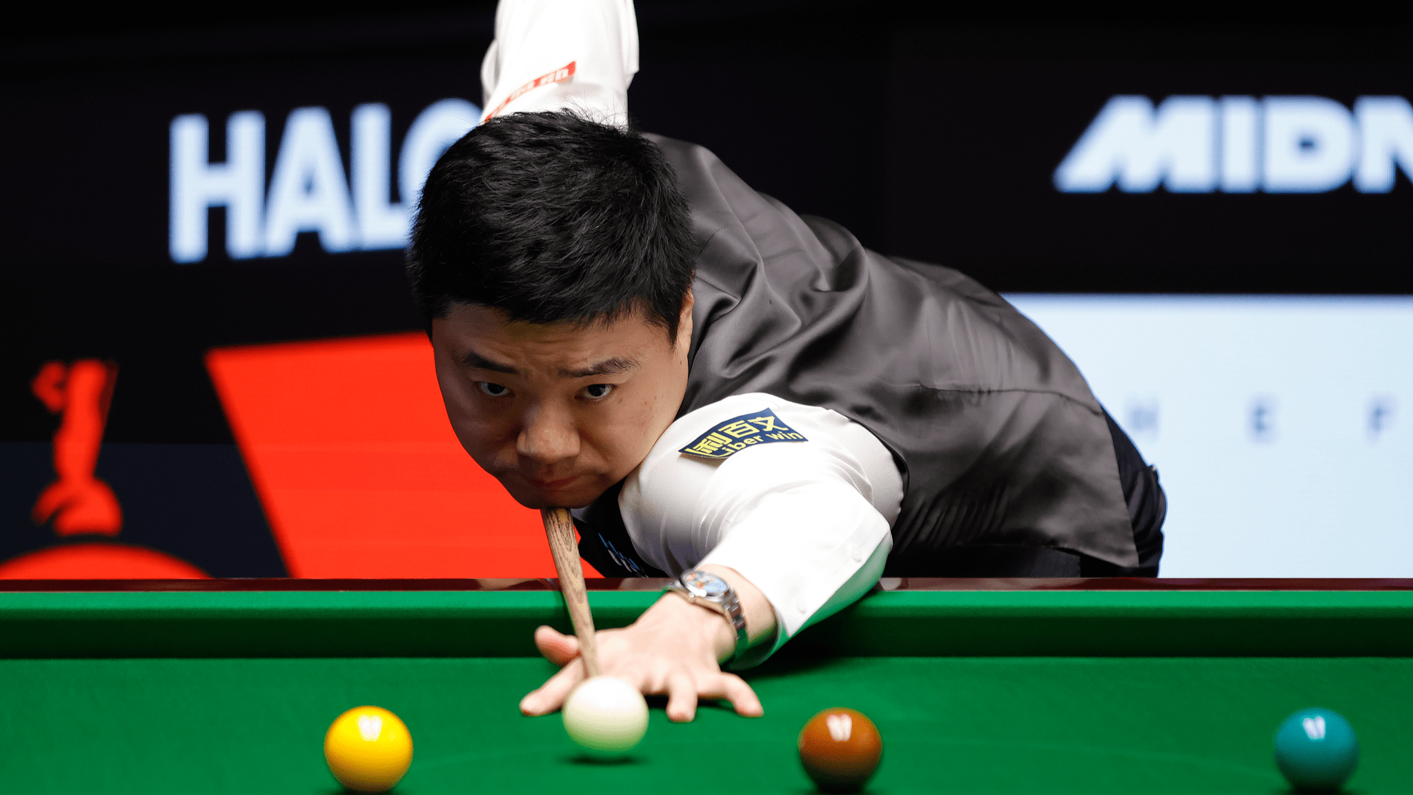2048x1152 Ding Beats Surety 10 7 To Reach World Snooker Championship Last 16