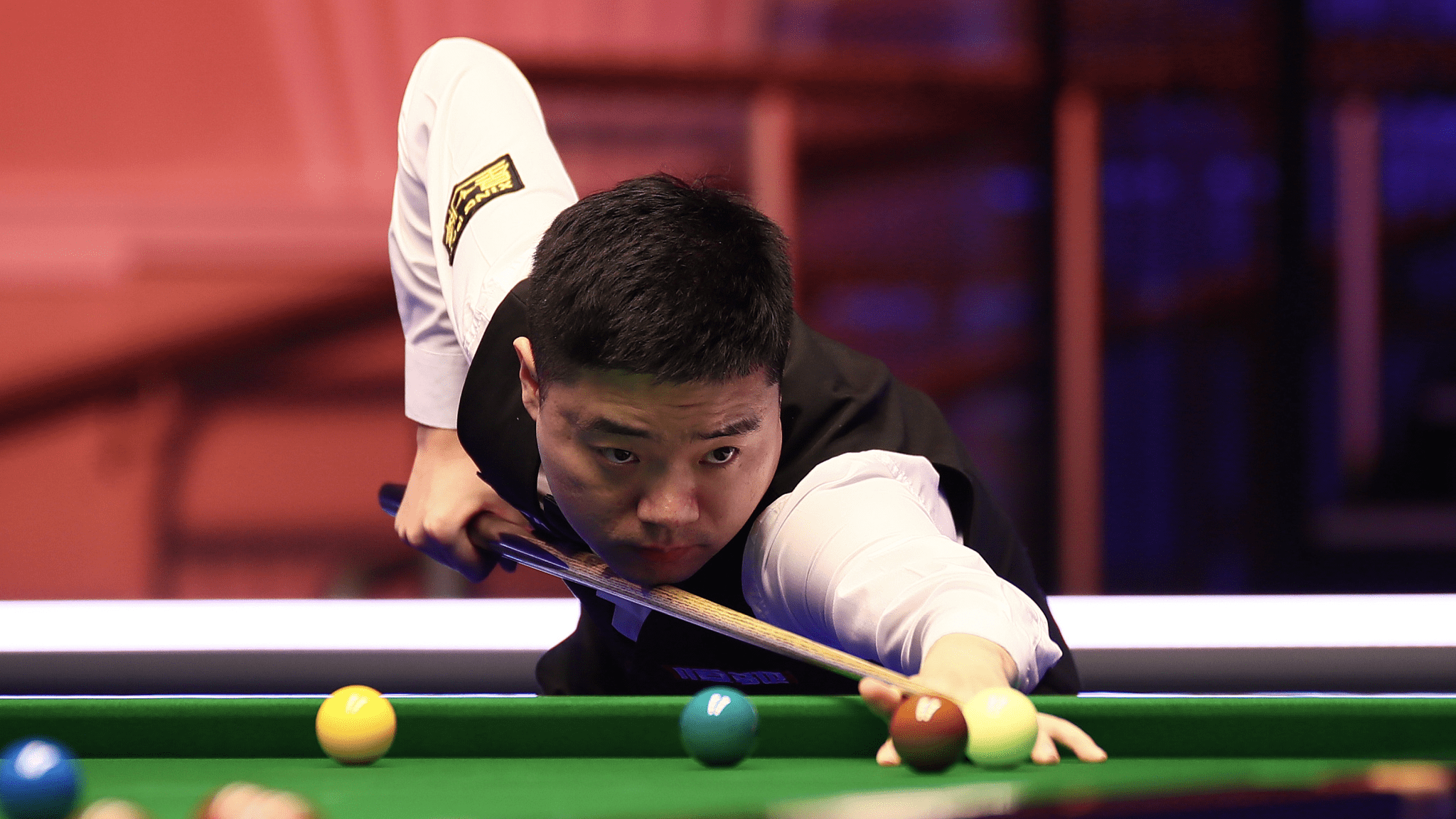 2048x1152 China's Ding Junhui defeated in 1st round at Snooker Masters
