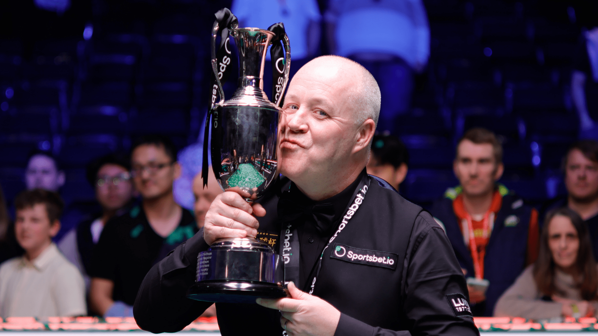 1920x1080 Celtic fans rave over John Higgins' unplanned Hoops tribute during Tour Championship trophy presentation