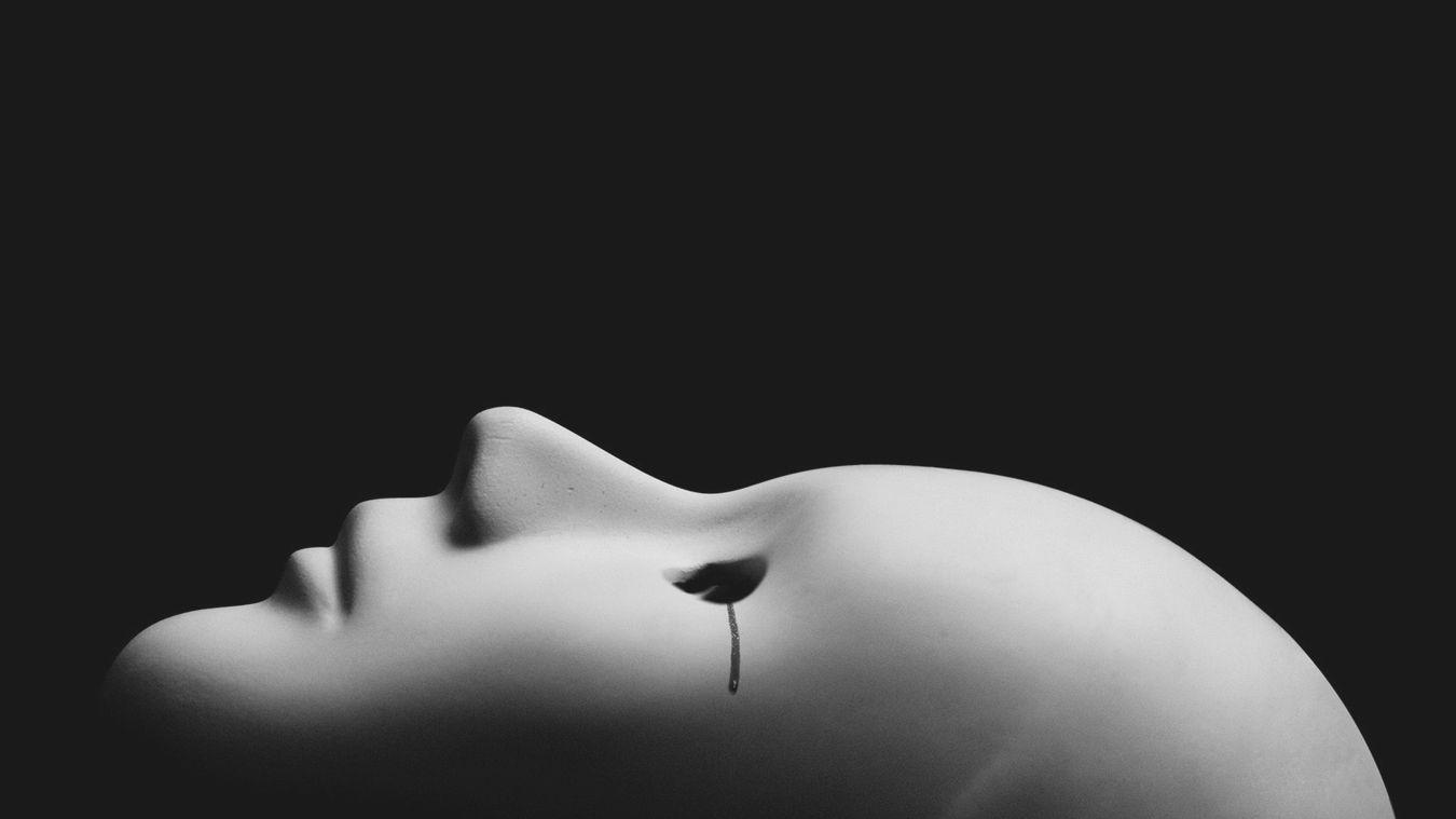 1350x759 Loneliness Wallpaper Blood White Mask, HD Wallpaper