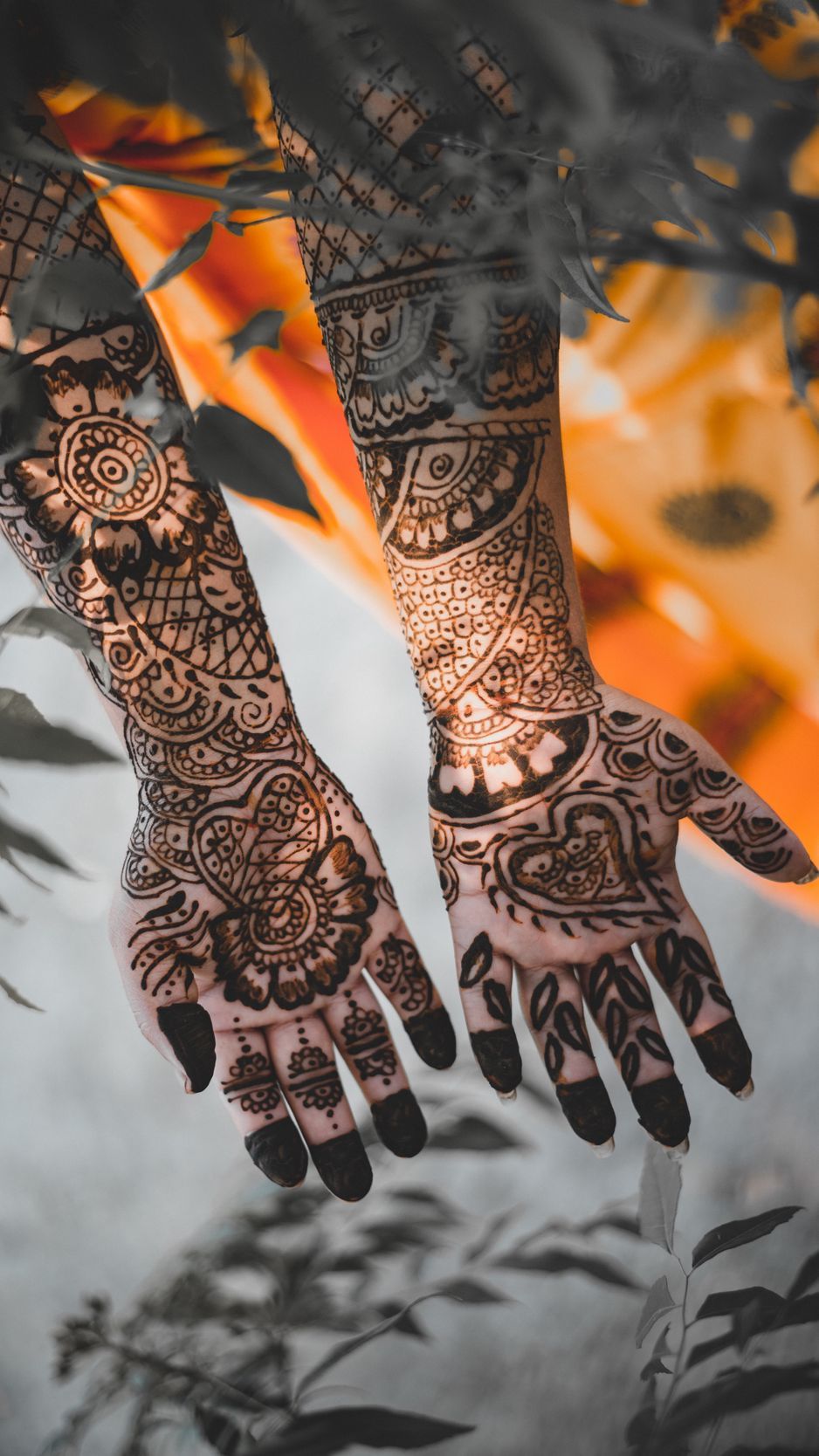 938x1668 Download Wallpaper 938x1668 Hands, Mehendi, Patterns, Henna Iphone 8 7 6s 6 For Parallax HD Background