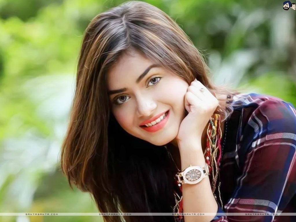 1024x768 Tanjin Tisha Wallpaper