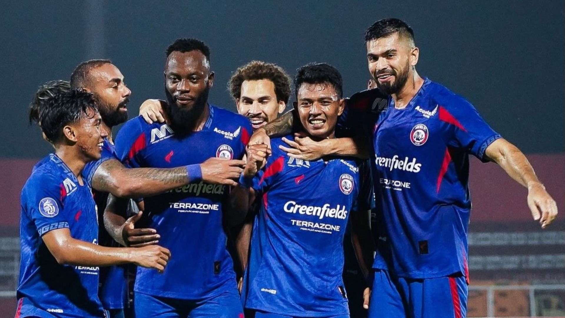 1920x1080 Sikat Barito Putera, Pemain Arema FC Mudik Dengan Senyum. Goal.com Indonesia