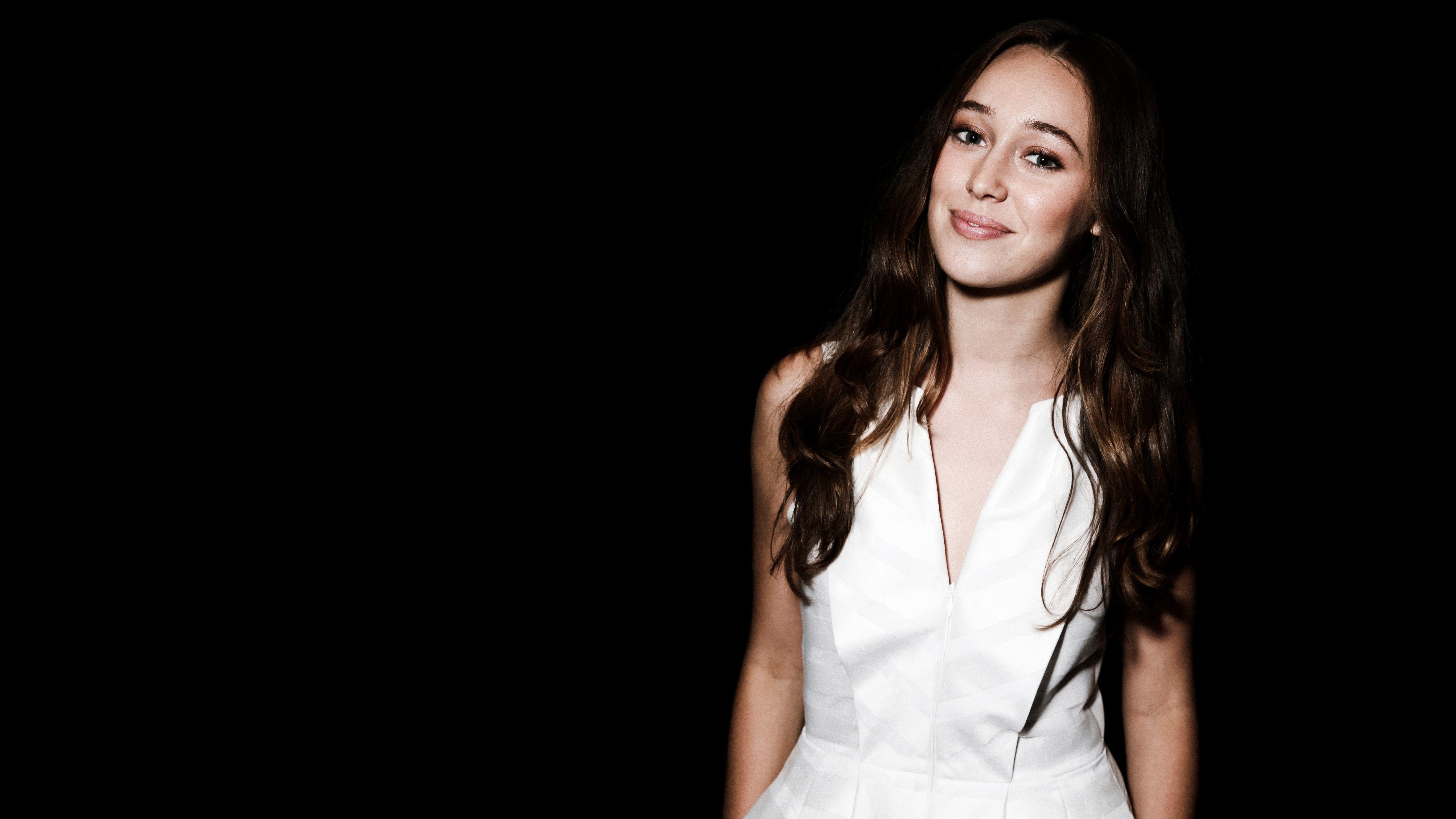 5120x2880 Alycia Debnam Carey Wallpaper