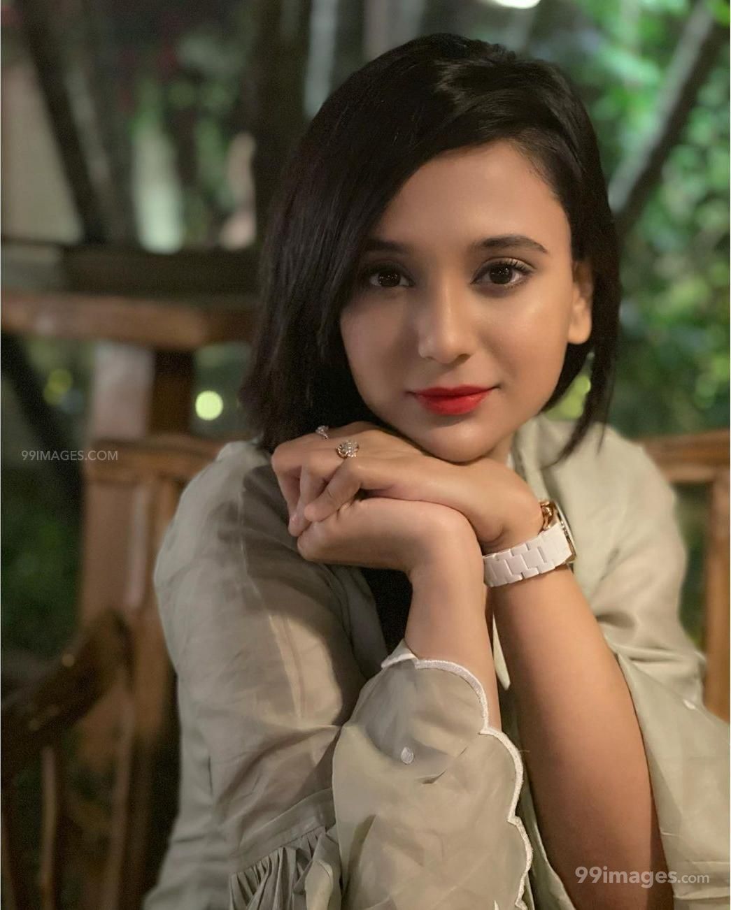 1045x1302 Sabila Nur Wallpaper