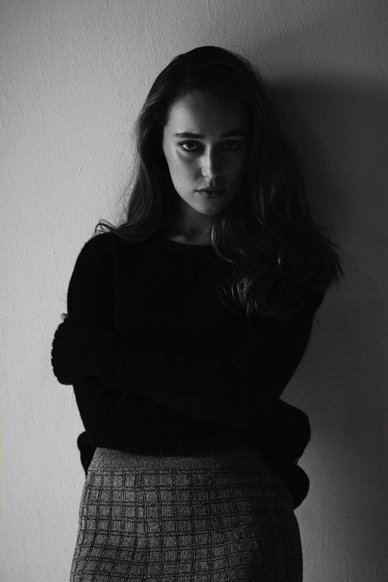 800x1200 Alycia Debnam Carey Photo Debnam Carey Wallpaper Phone