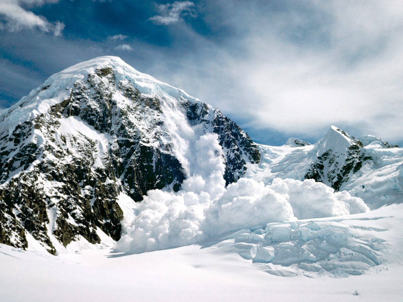 1600x1200 Avalanche. Ohio Region of National Ski Patrol