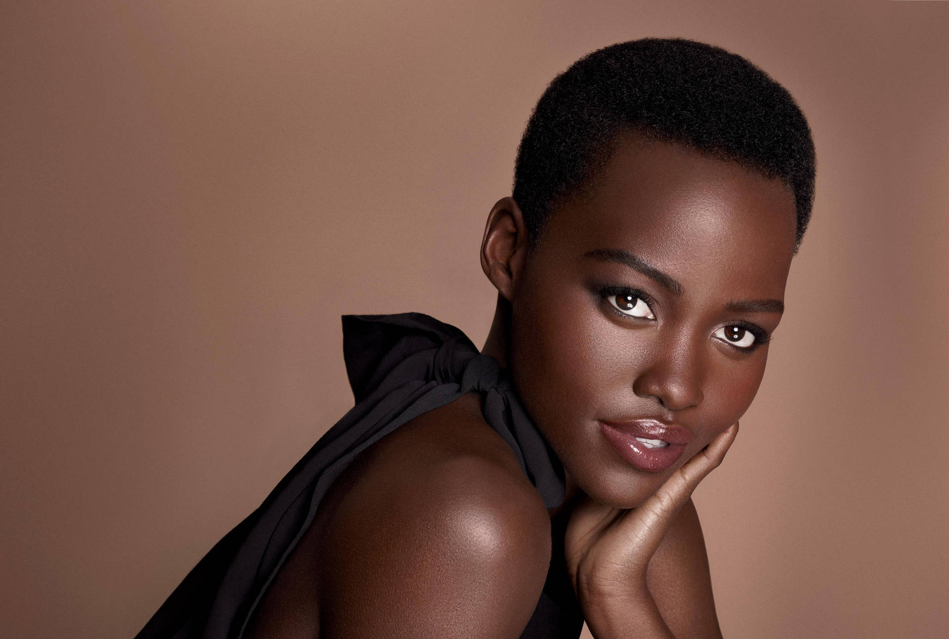 1920x1293 Download Lupita Nyong'o Beautiful Actress HD Wallpaper