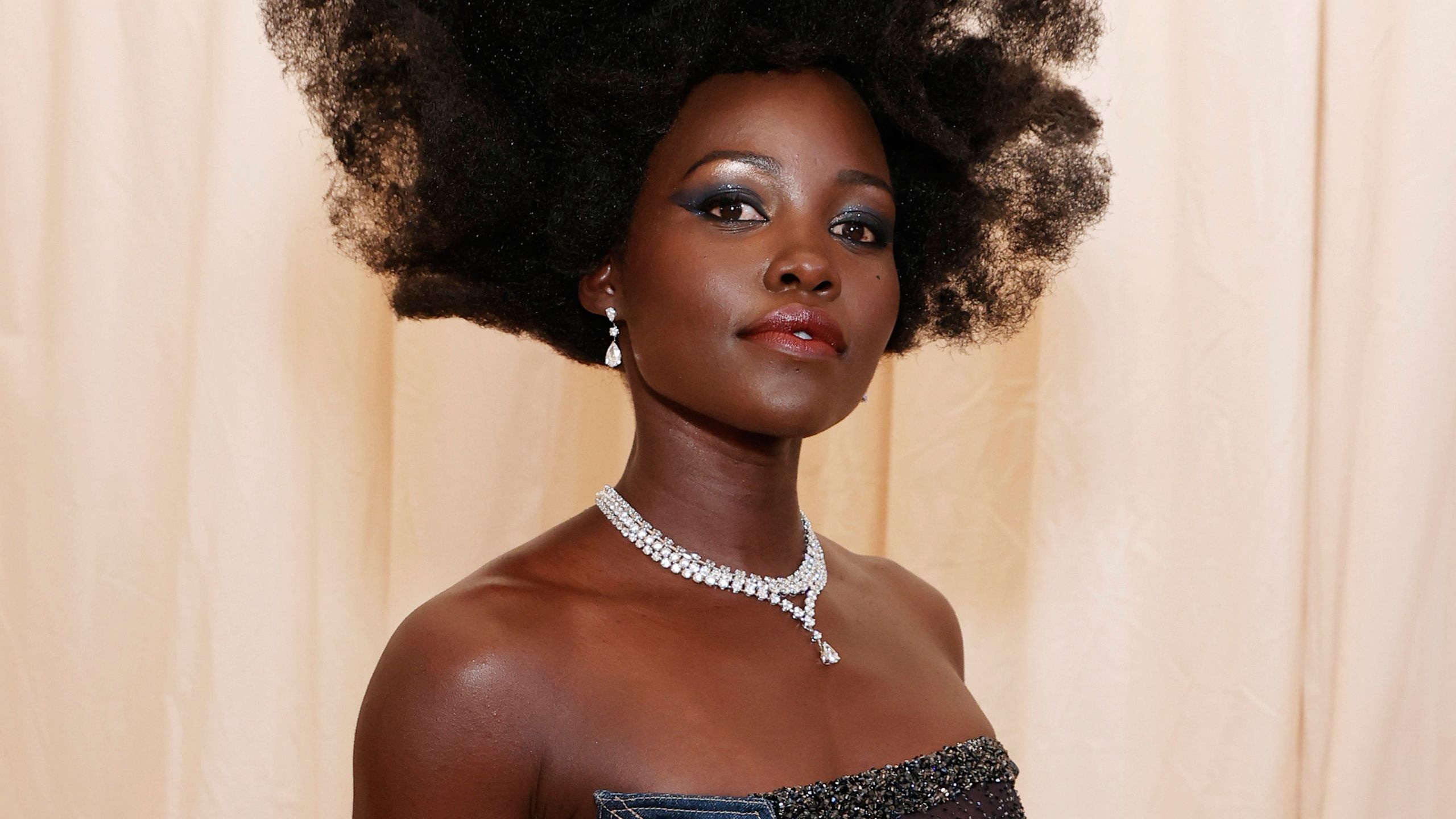 2560x1440 Lupita Nyong'o On Sexism, Equaltiy & Her New Spy Thriller Movie, The 355