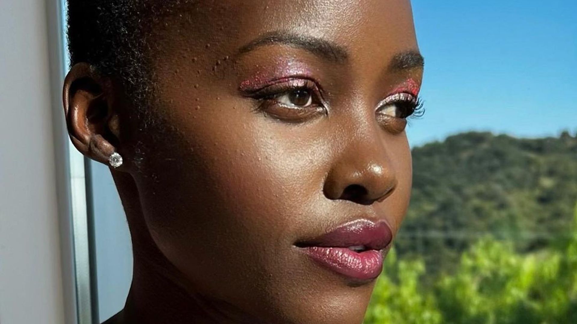 1920x1080 Lupita Nyong'o swears by this $10 lip balm and you can shop it on Amazon. HELLO!