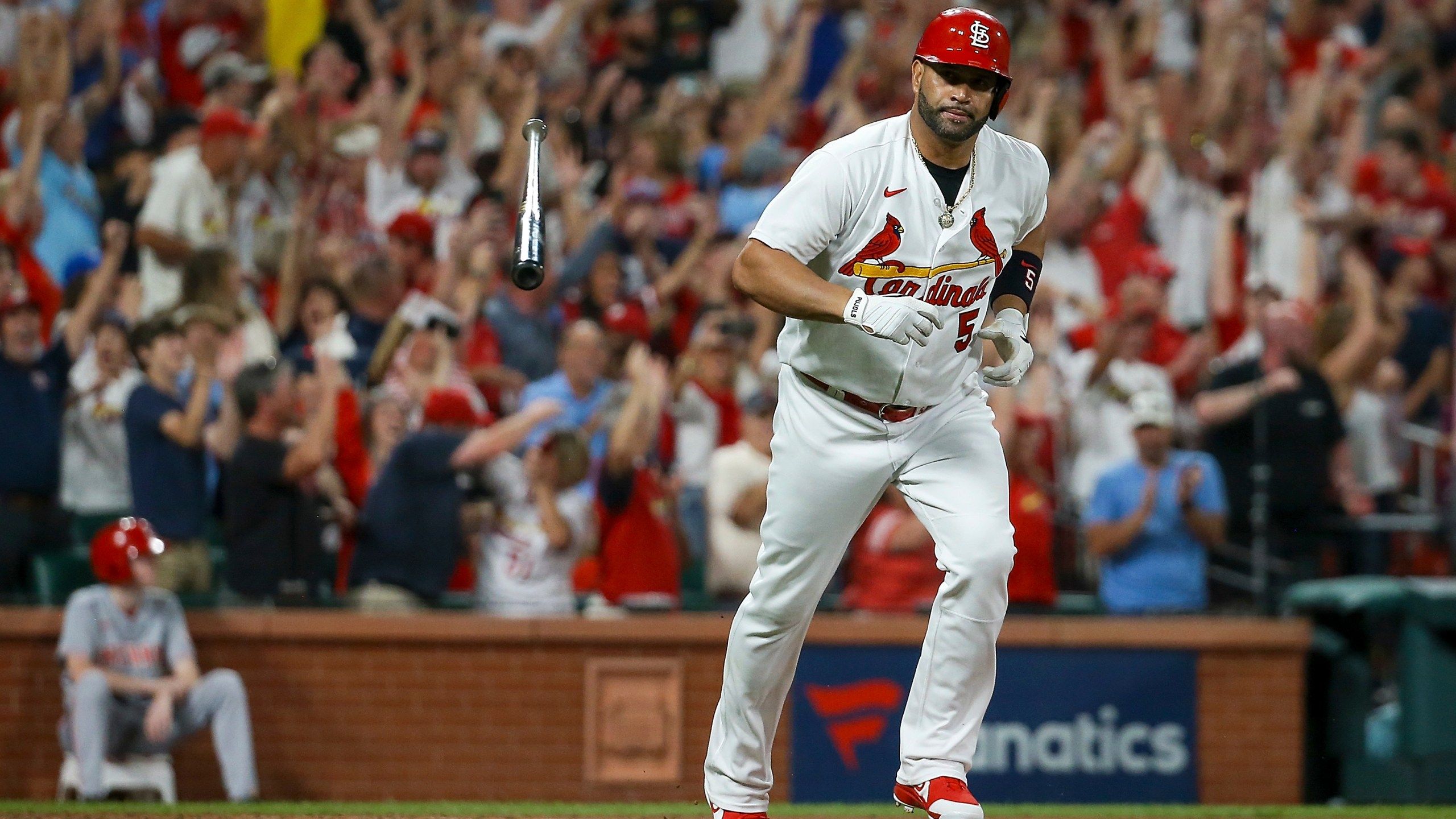 2560x1440 Albert Pujols Hits 698th Homer, Helps Cards Beat Reds 6 5