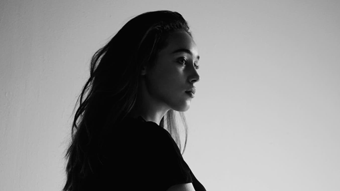 1366x768 alycia debnam carey High quality walls