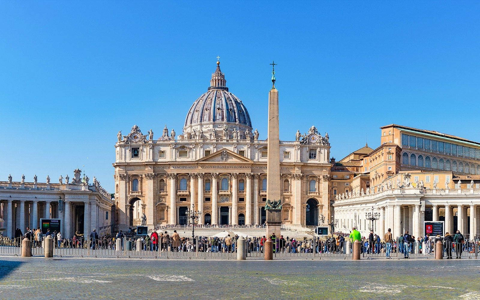 1600x1000 Explore St. Peter's Basilica. Italian Renaissance Church