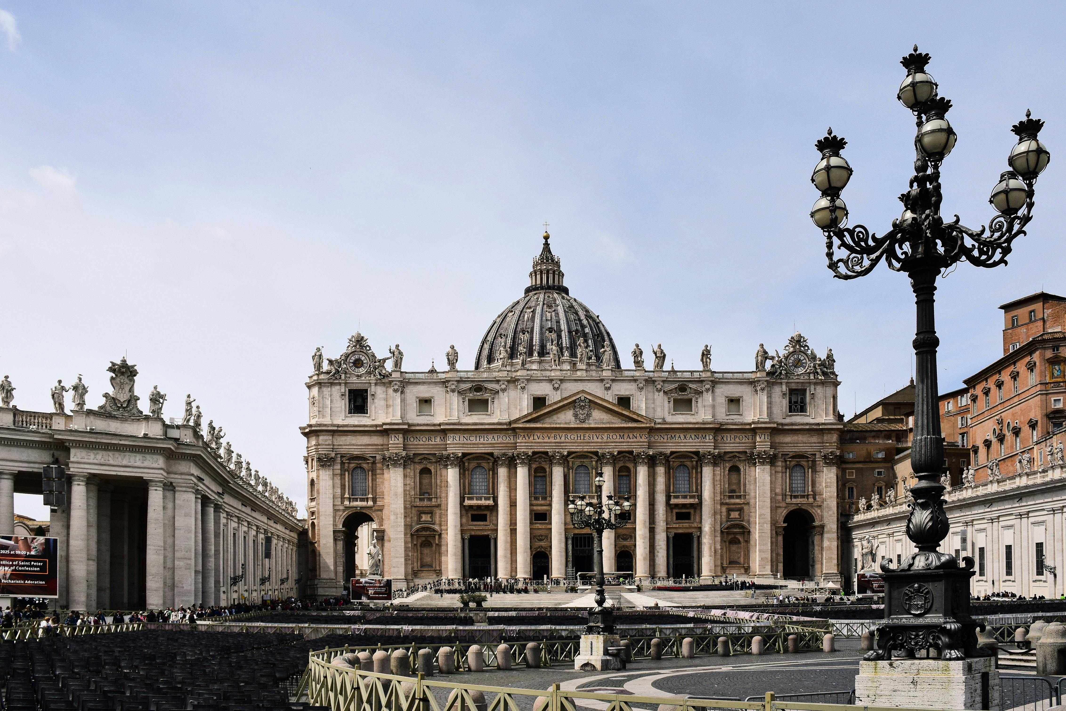 4527x3018 St. Peter's Basilica in Vatican City, Italy · Free