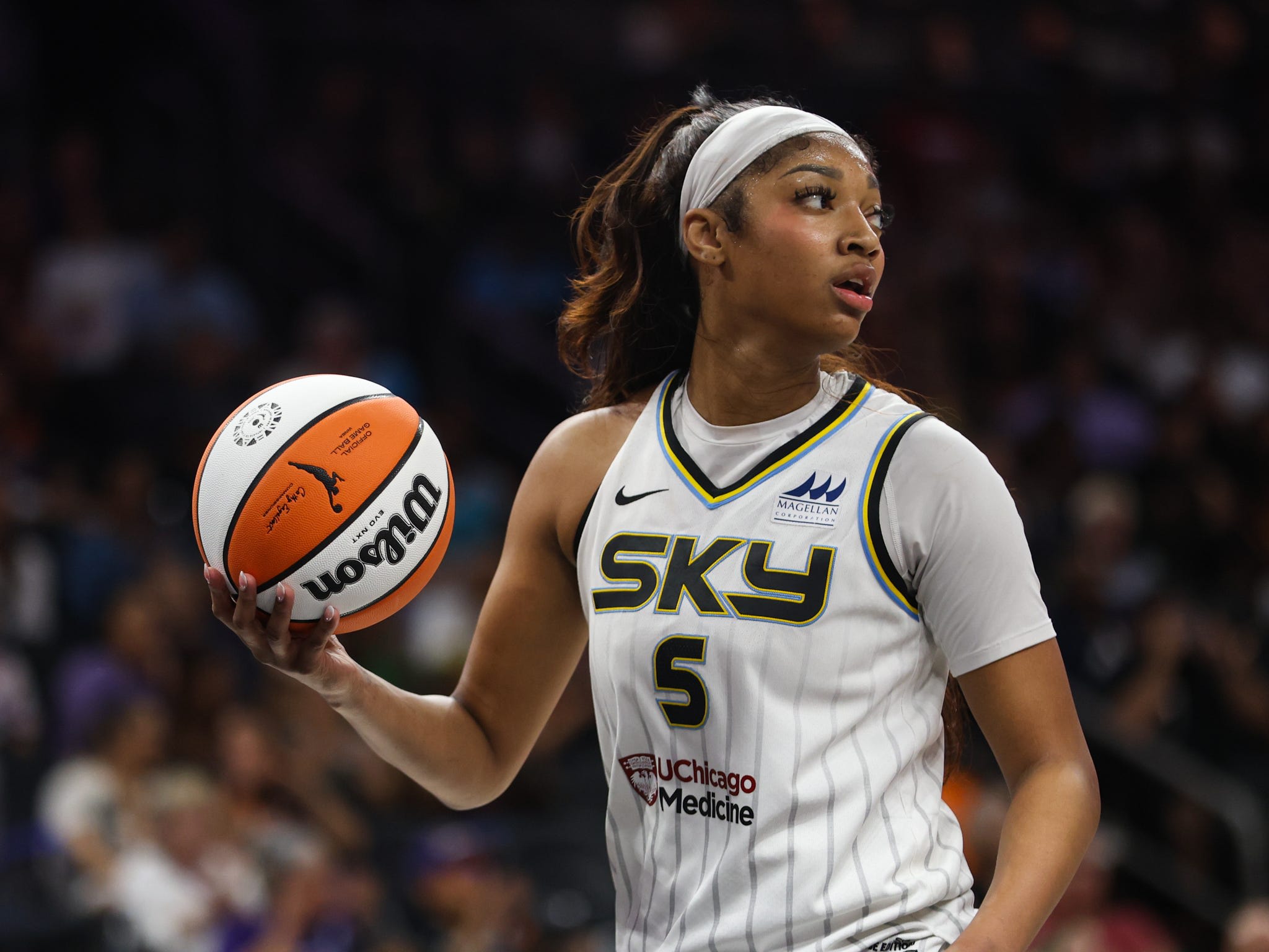 2048x1536 Angel Reese's New Chicago Sky Photo Turn Heads Before Second Season