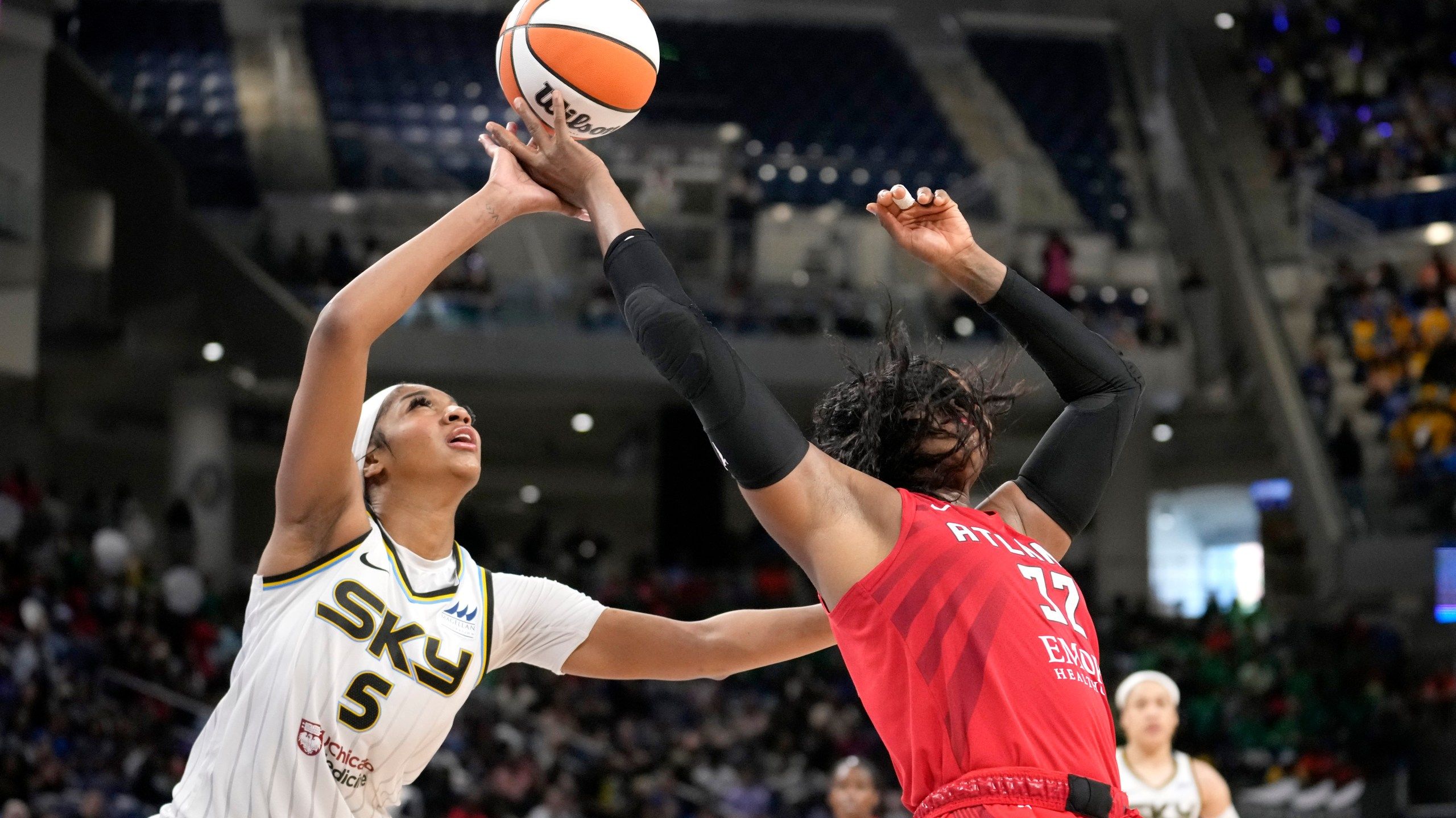 2560x1440 Chicago's Angel Reese Extends Double Double Streak Before Barclays Center Record 758 In New York