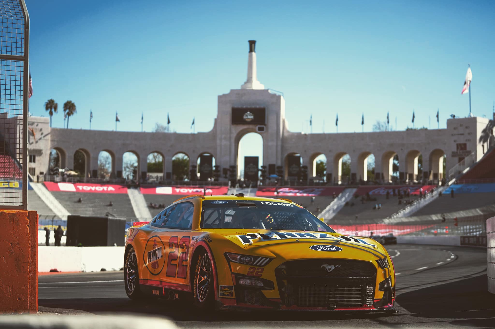 2048x1365 Joey Logano Wins NASCAR's 2022 Clash, Says New Car Allows for Better Bumping and Banging
