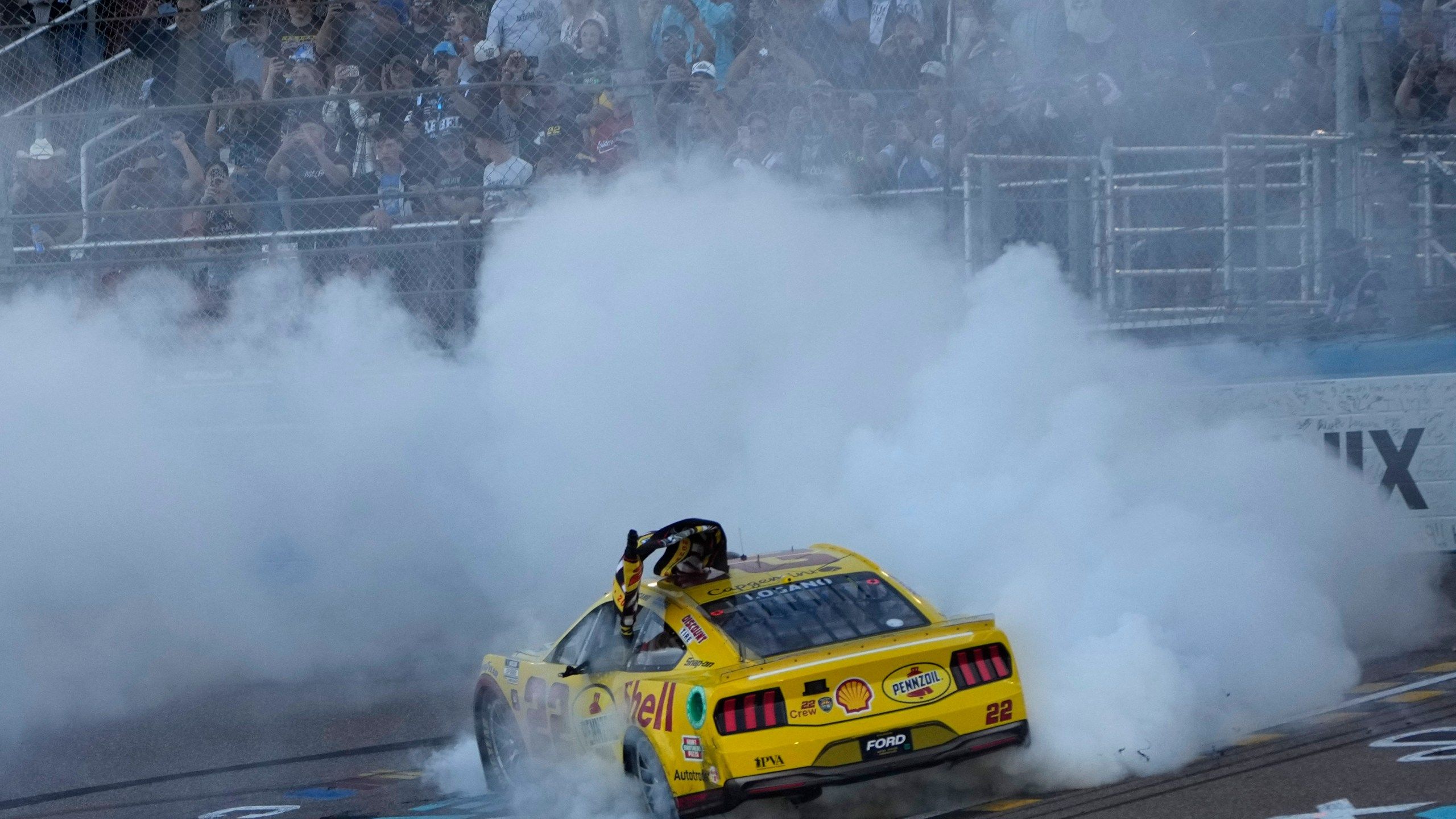 2560x1440 Joey Logano Wins Phoenix Finale For 3rd NASCAR Cup Championship In 1 2 Finish For Team Penske