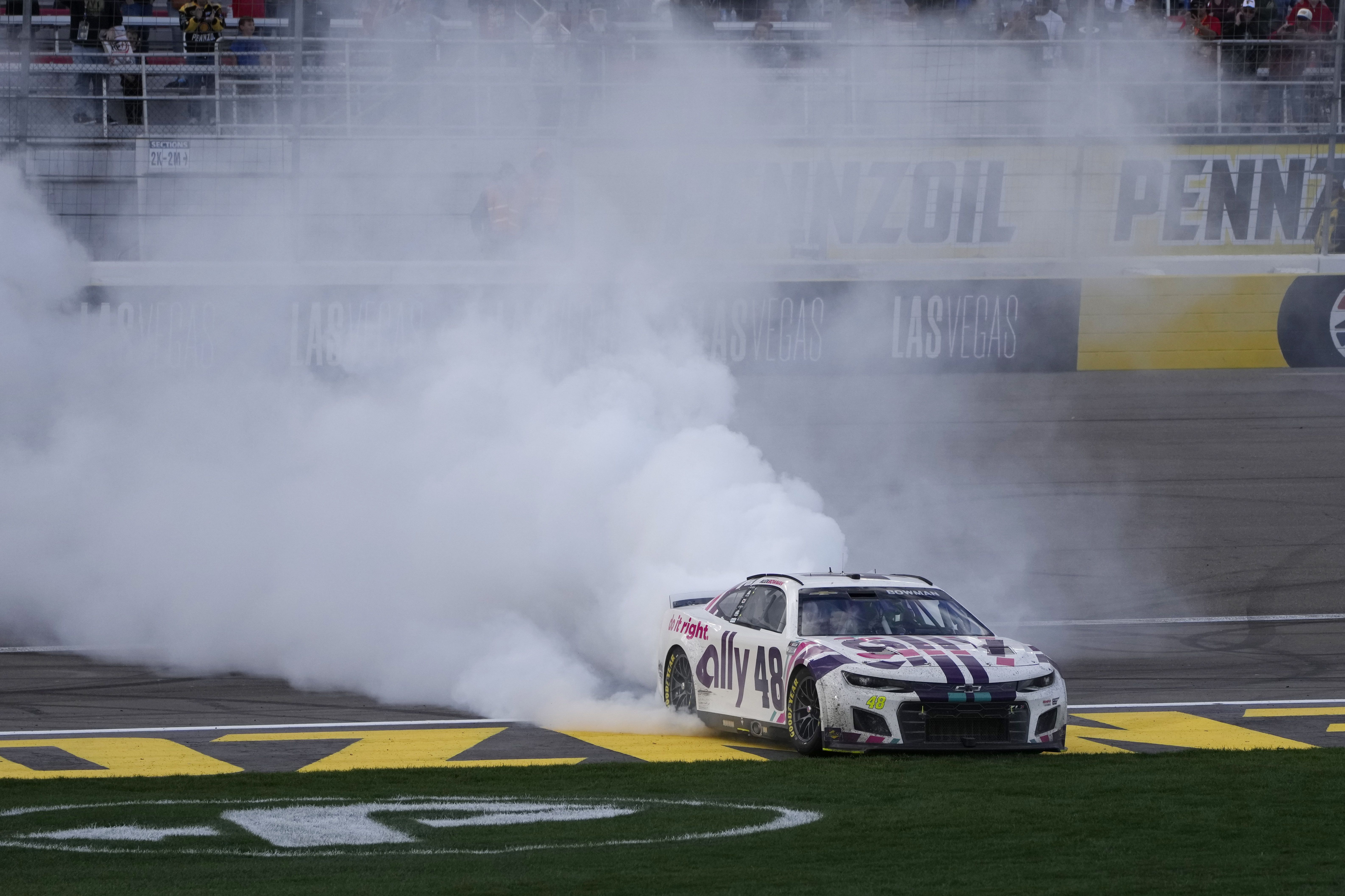 6345x4229 Bowman edges Larson in OT to win NASCAR race at Las Vegas