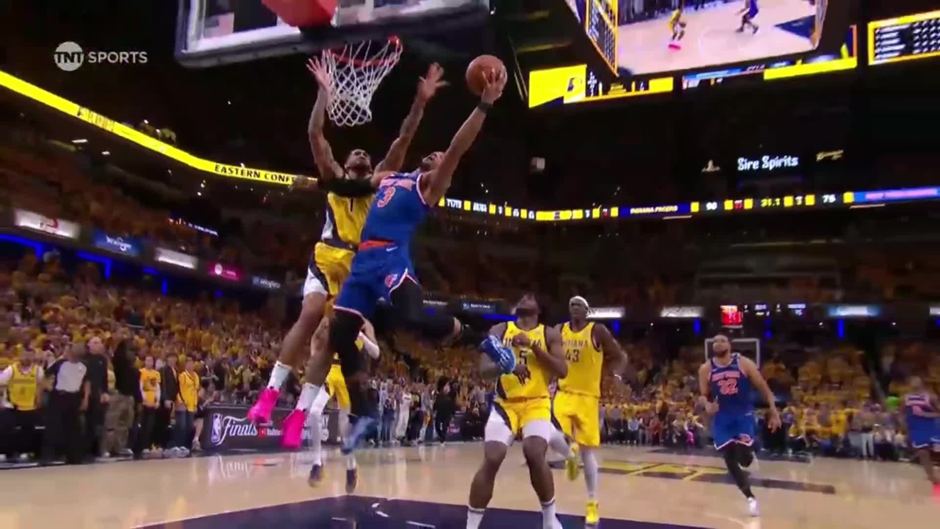 1920x1080 [Highlight Josh Hart takes a hit to the face from Obi Toppin